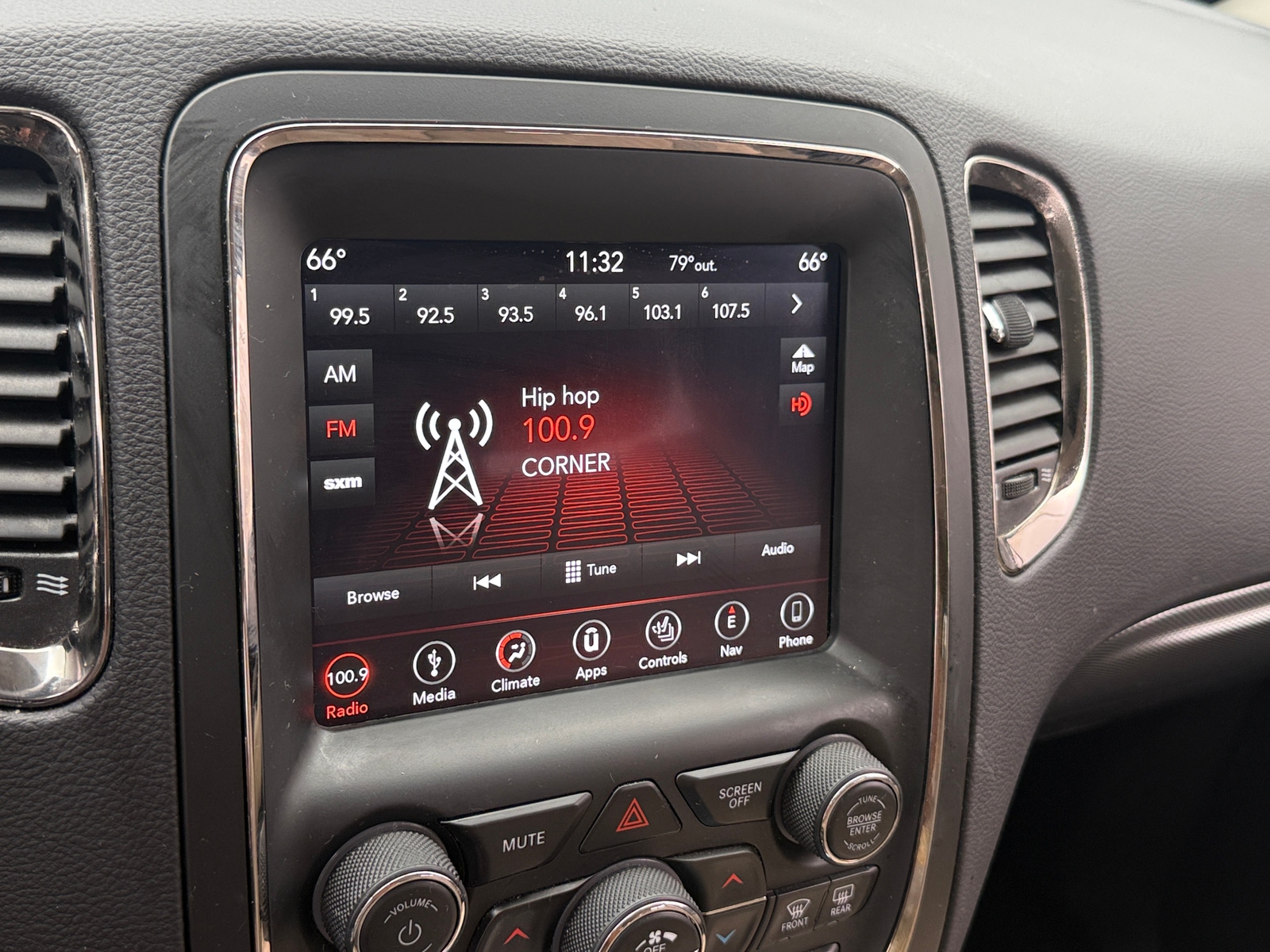 Thumbnail: 2019 Dodge Durango - 3