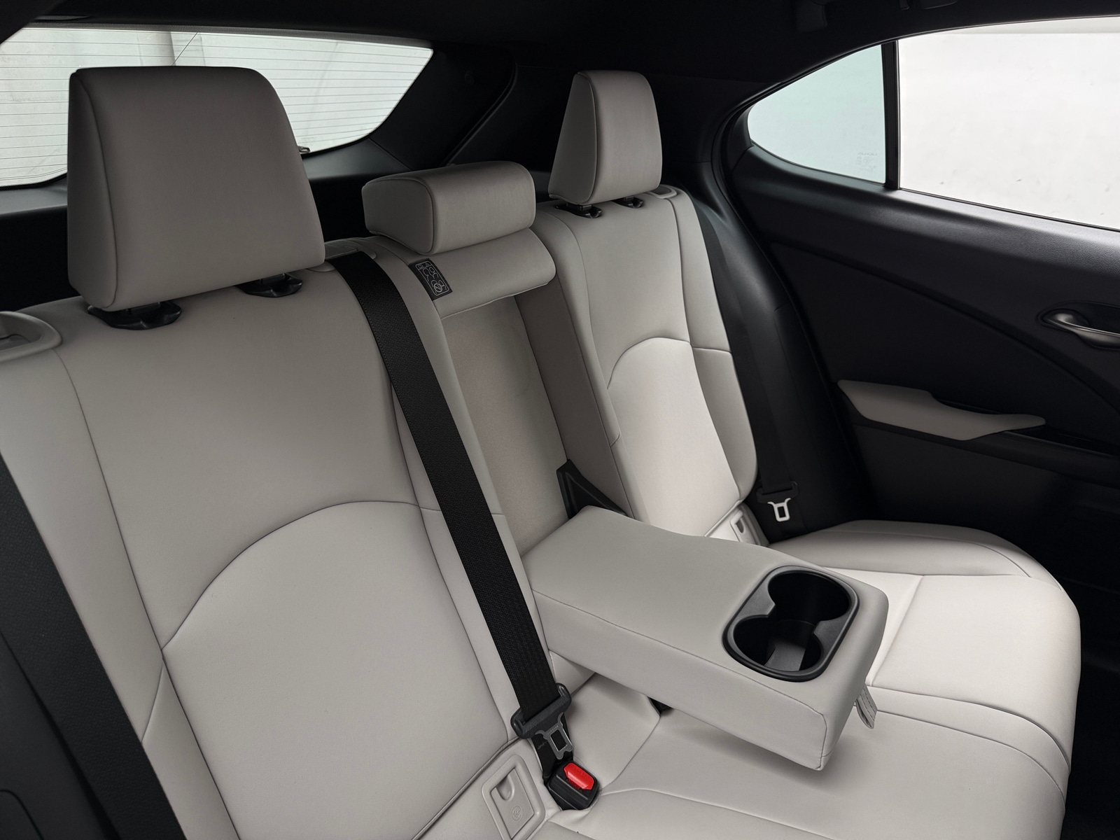 Thumbnail: 2023 Lexus UX - 5