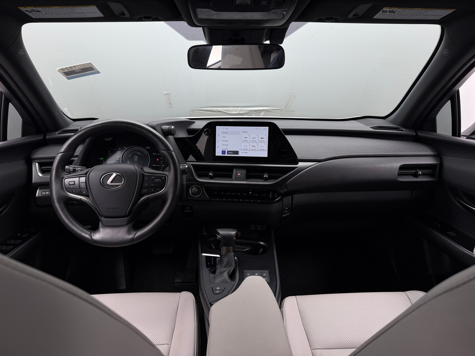 Thumbnail: 2023 Lexus UX - 2