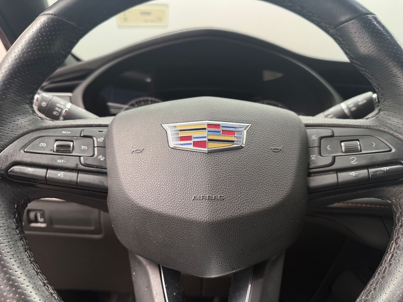 Thumbnail: 2019 Cadillac XT4 - 4