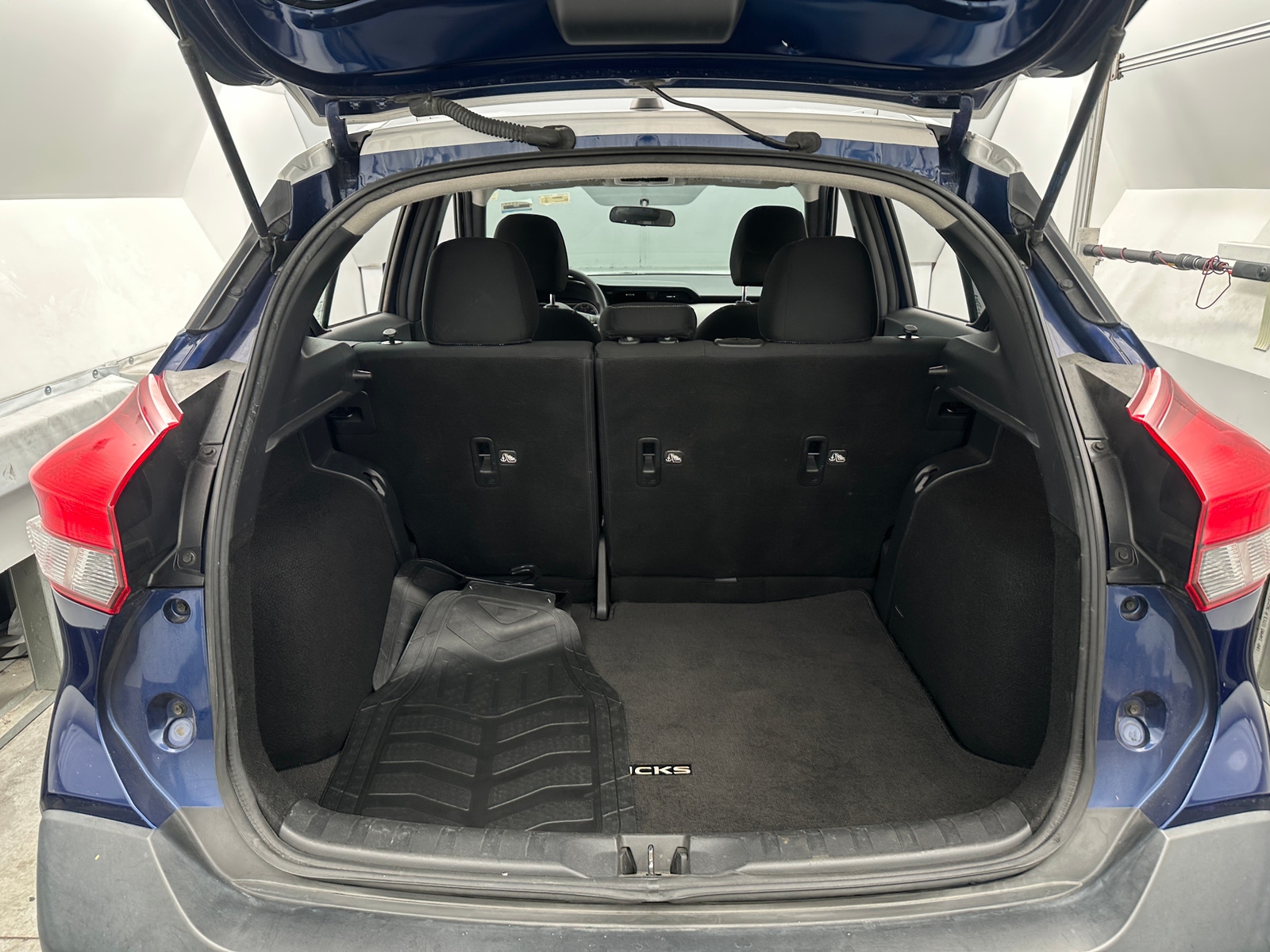 Thumbnail: 2018 Nissan Kicks - 7