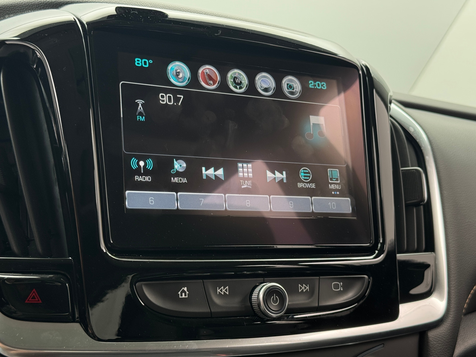 Thumbnail: 2019 Chevrolet Traverse - 3
