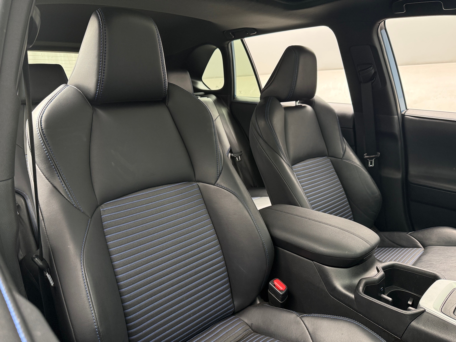Thumbnail: 2022 Toyota RAV4 - 2