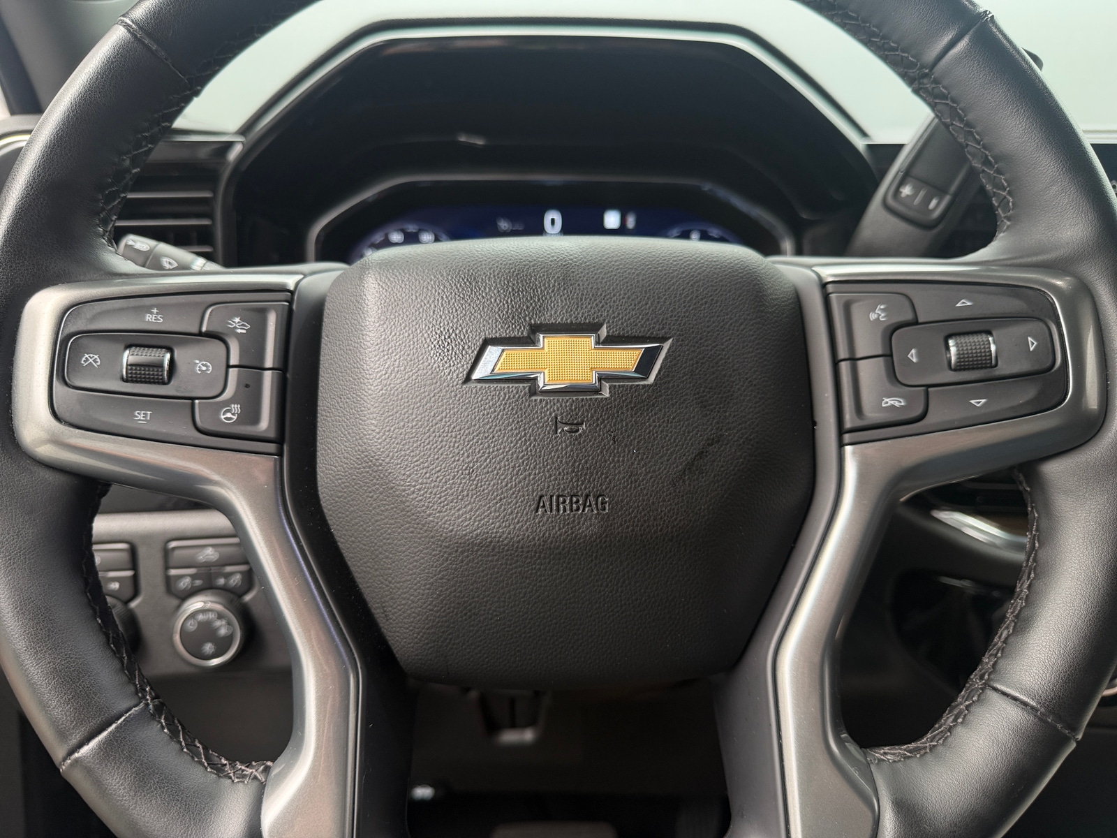 Thumbnail: 2023 Chevrolet Silverado 1500 - 5