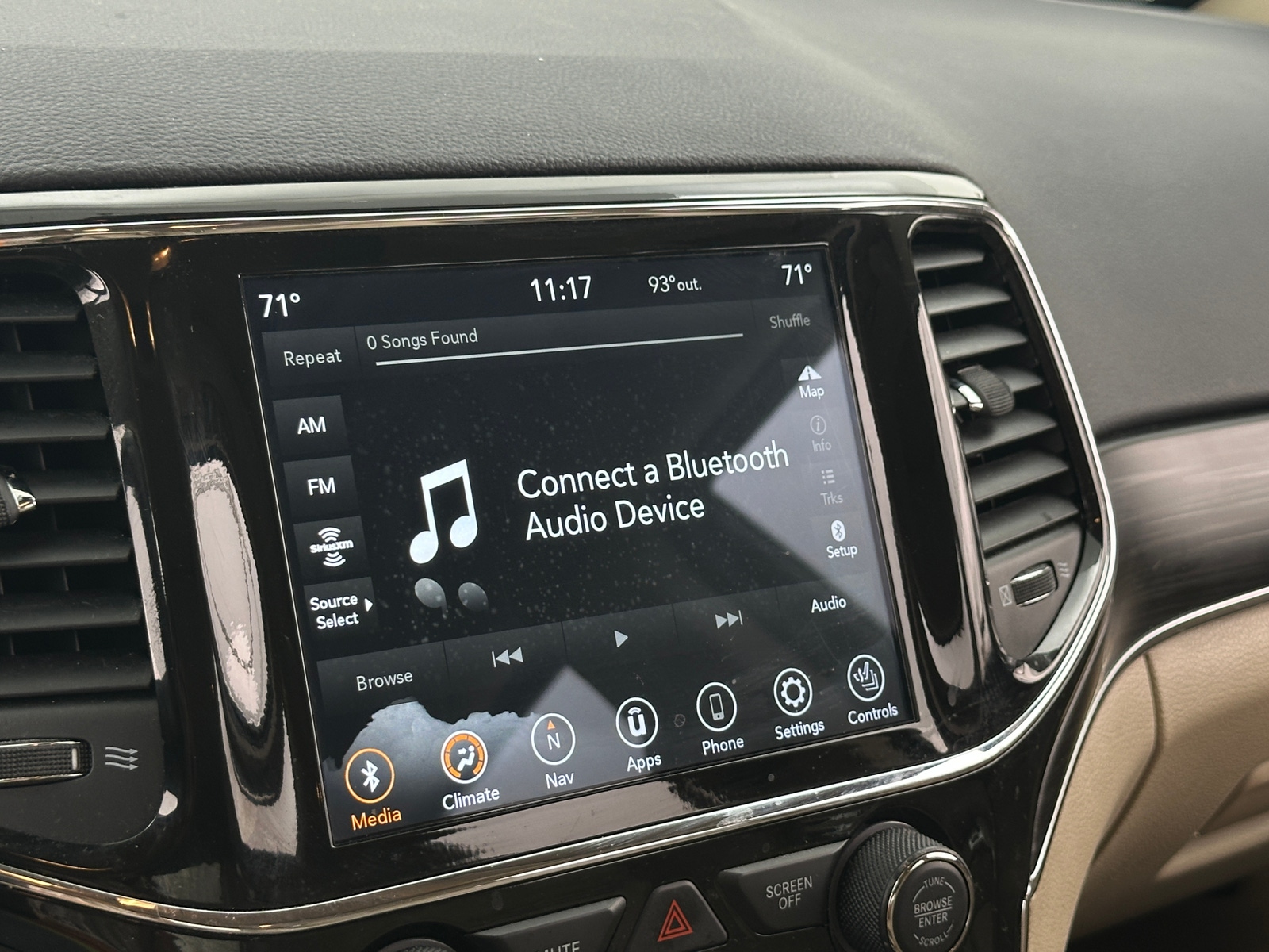 Thumbnail: 2022 Jeep Grand Cherokee - 3