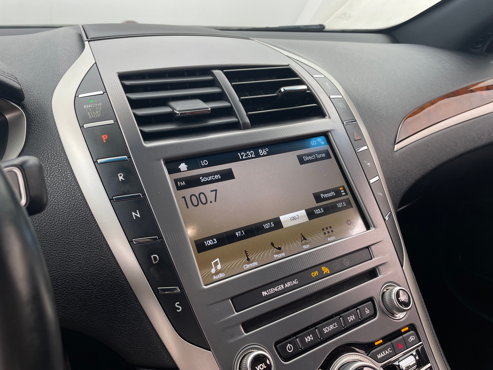 Thumbnail: 2017 Lincoln MKZ - 3