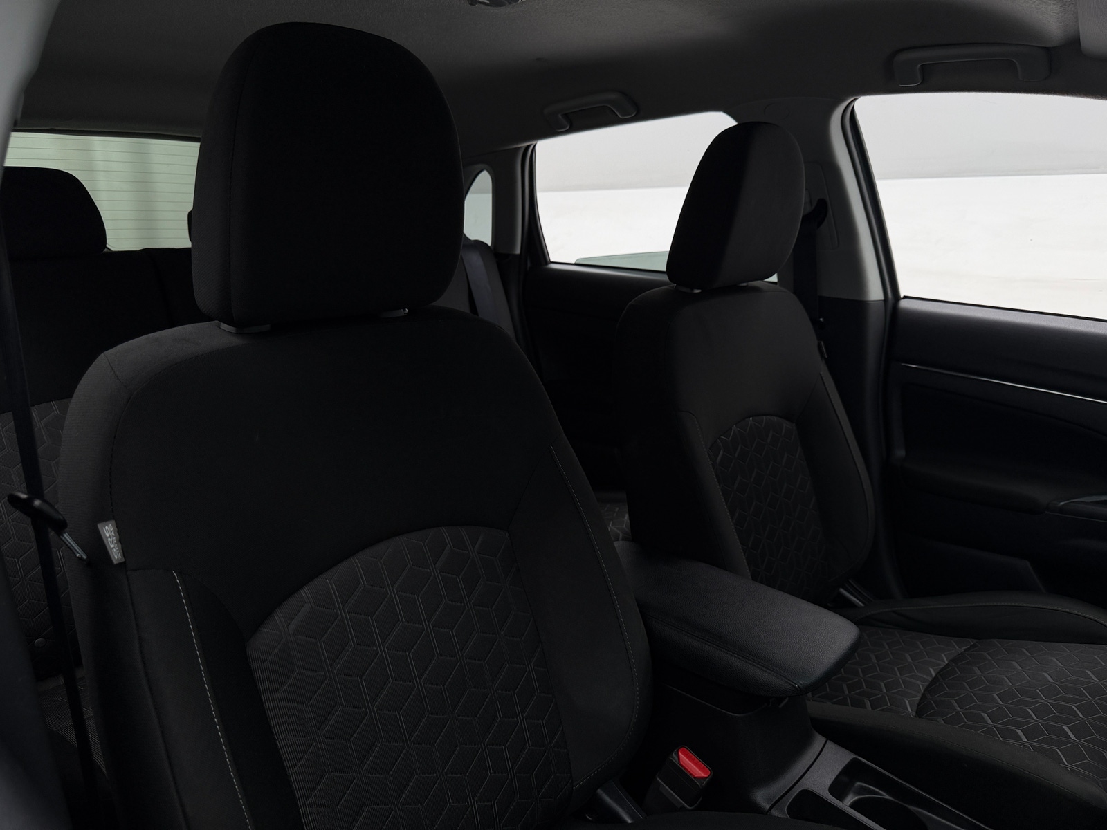 Thumbnail: 2023 Mitsubishi Outlander Sport - 2