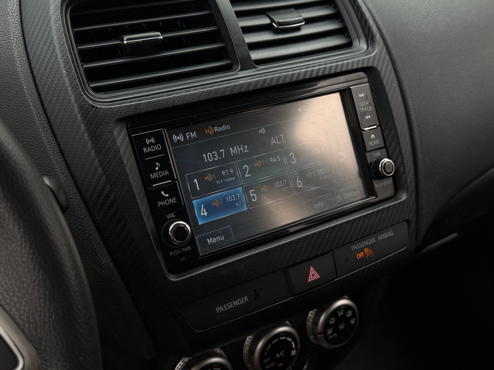 Thumbnail: 2023 Mitsubishi Outlander Sport - 4