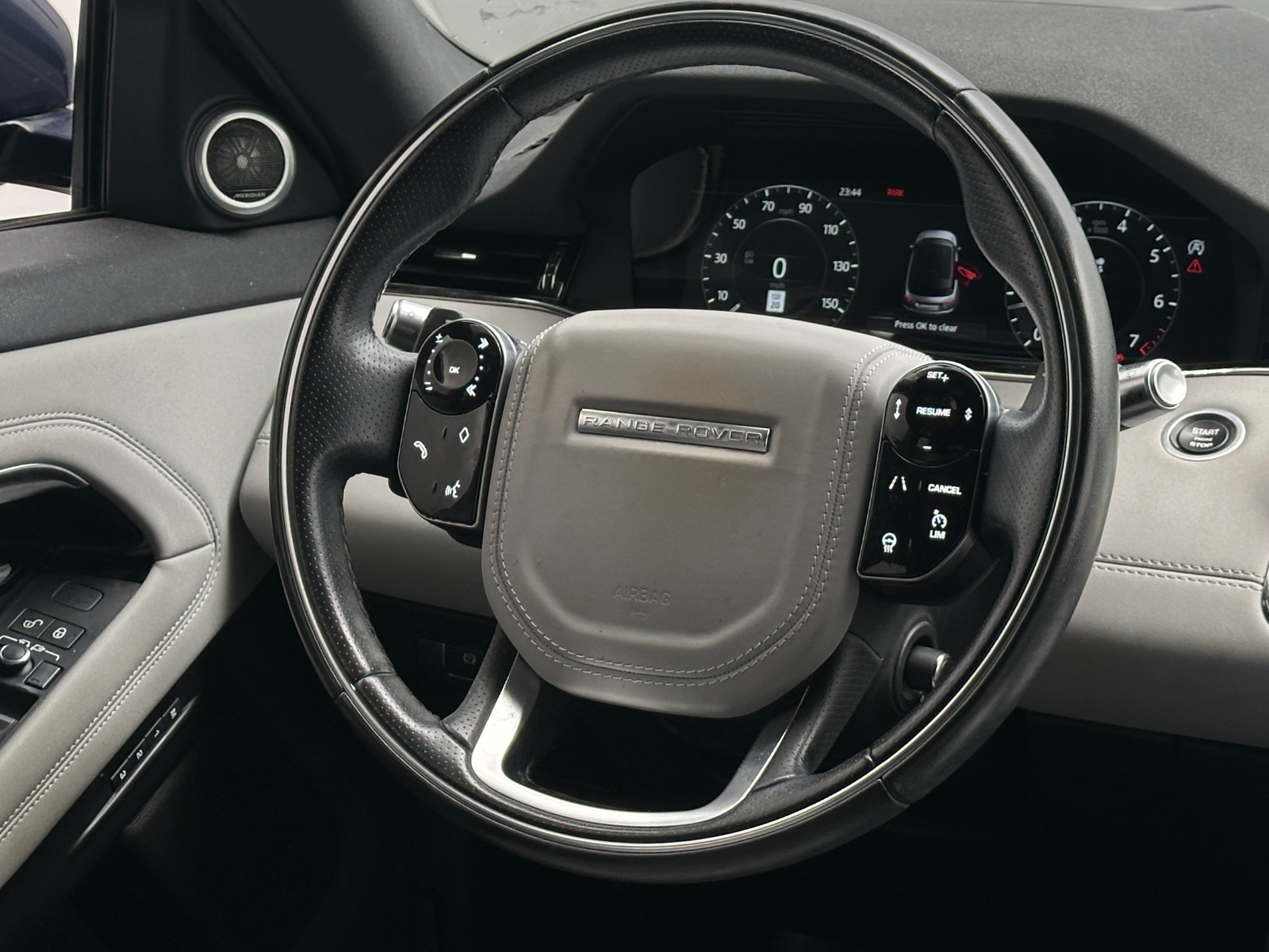 Thumbnail: 2020 Land Rover Range Rover Evoque - 4
