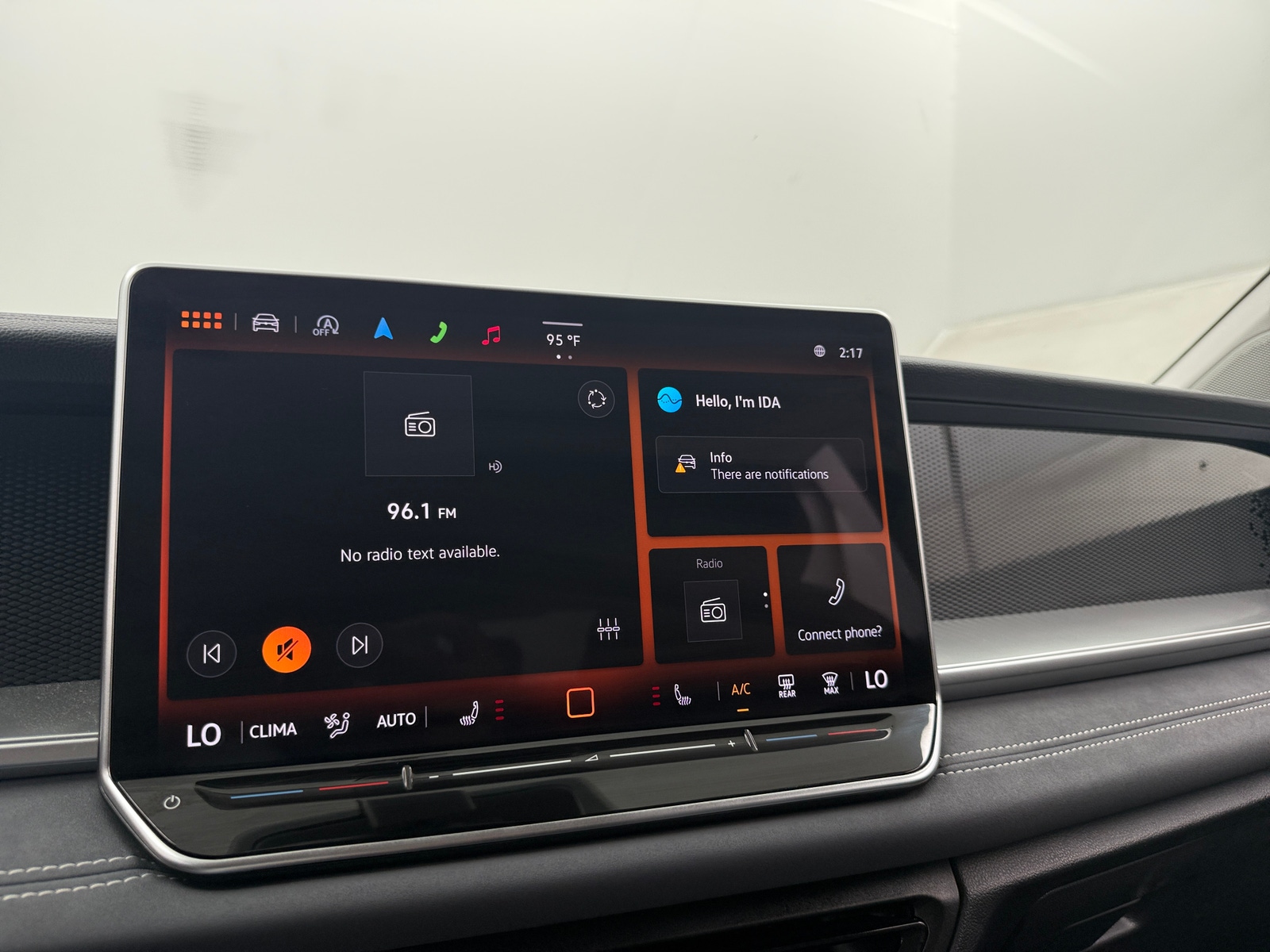 Thumbnail: 2025 Volkswagen Tiguan - 3