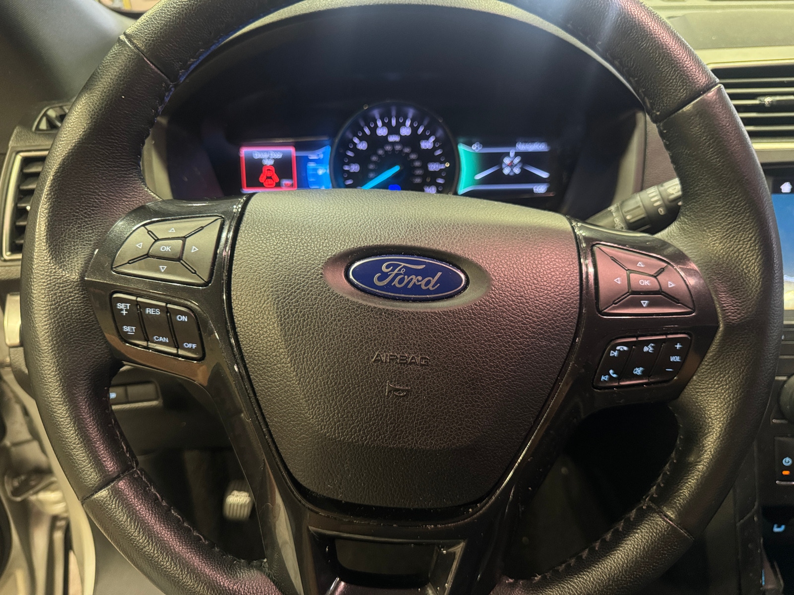 Thumbnail: 2019 Ford Explorer - 4