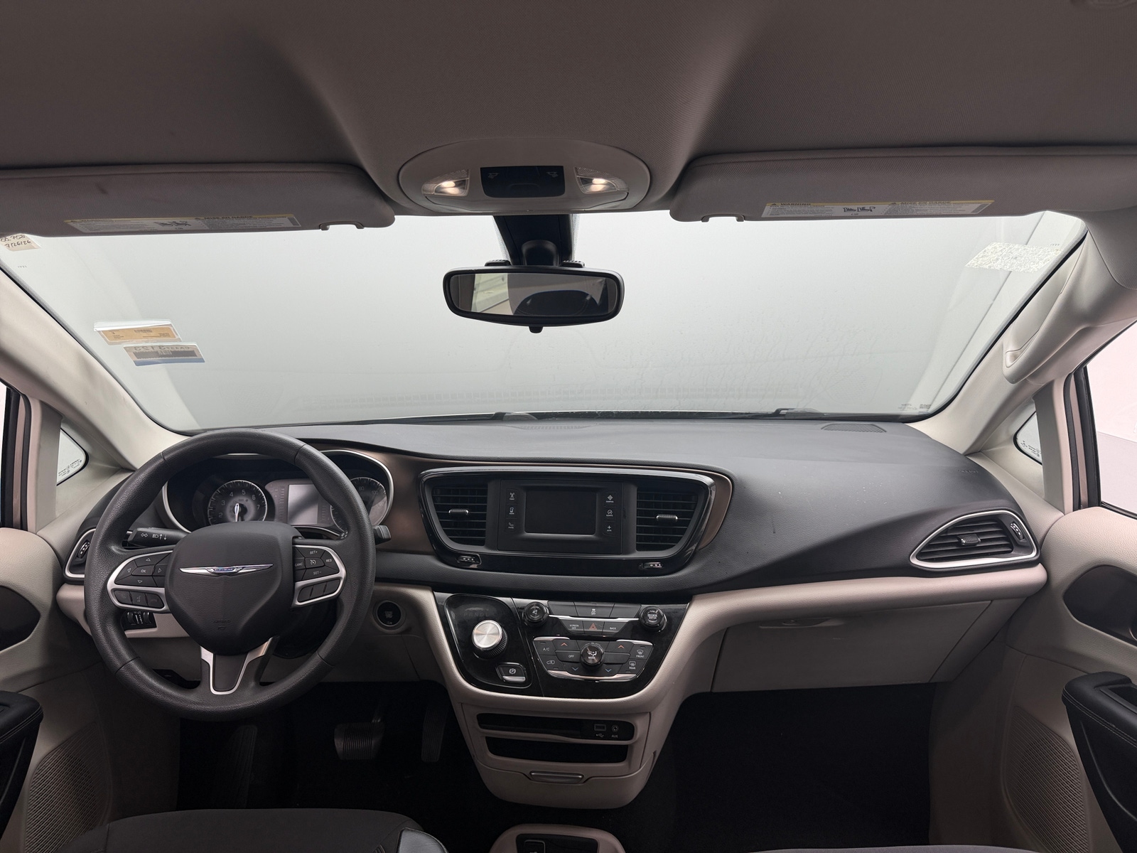 Thumbnail: 2017 Chrysler Pacifica - 3