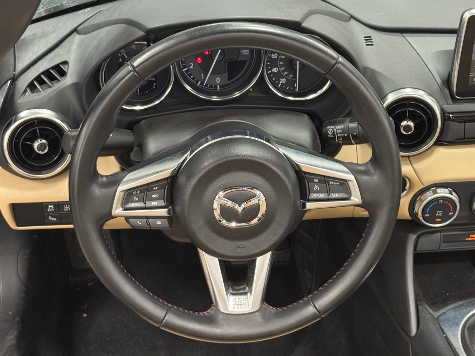 Thumbnail: 2016 Mazda MX-5 Miata - 4