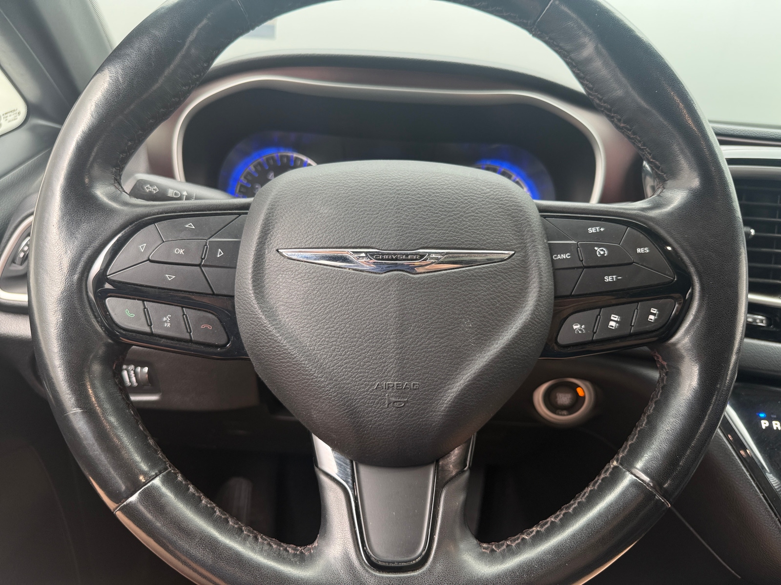 Thumbnail: 2020 Chrysler Pacifica - 4