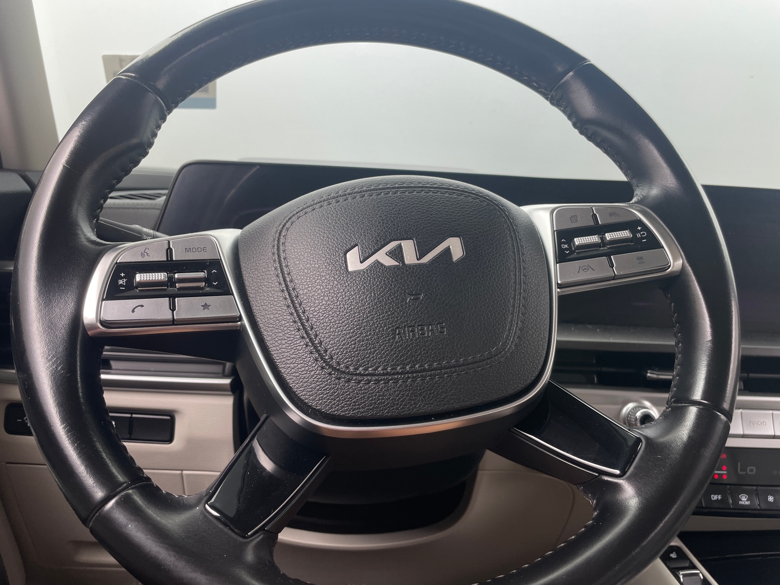 Thumbnail: 2023 Kia Telluride - 4