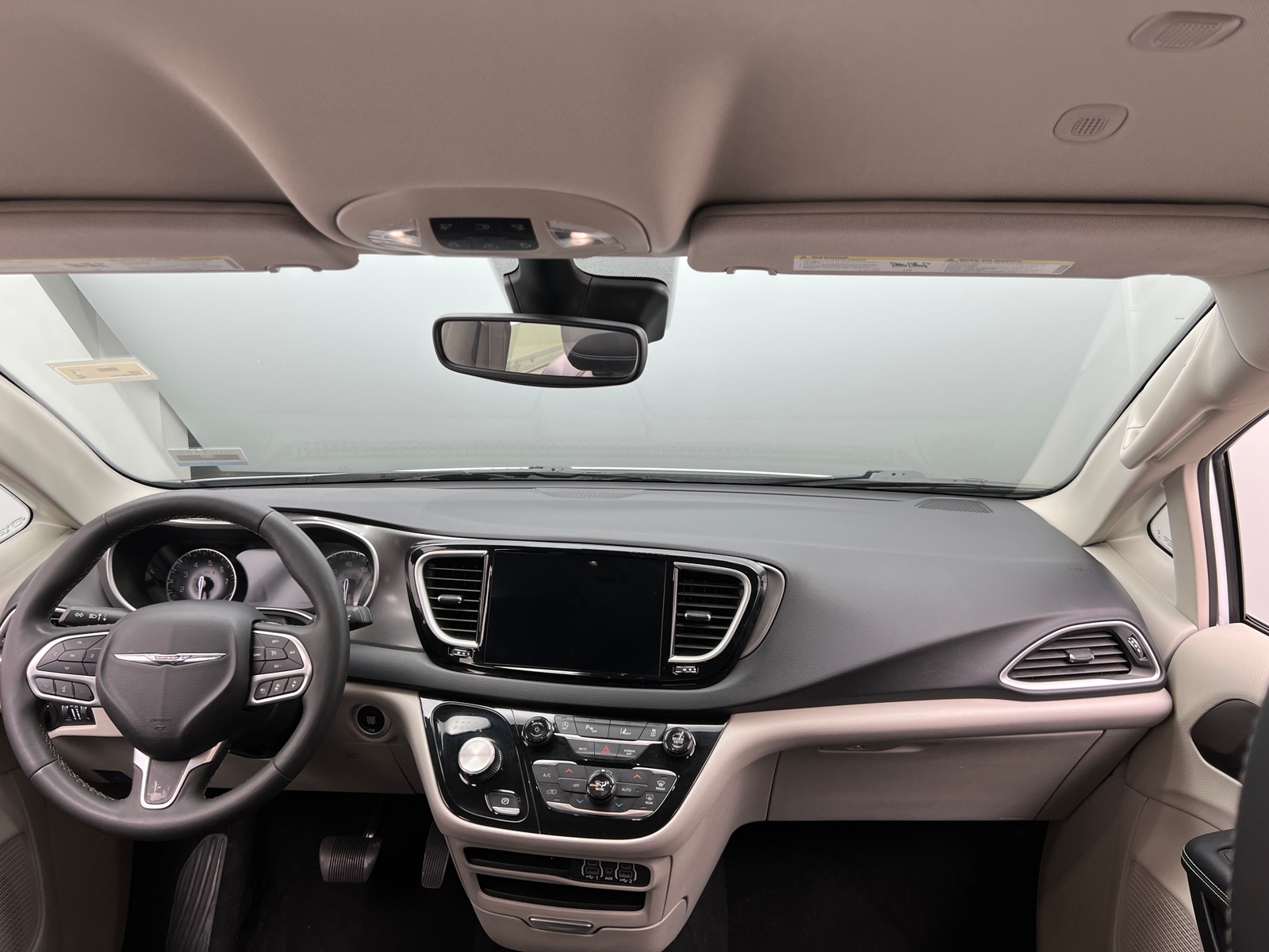 Thumbnail: 2024 Chrysler Pacifica - 3