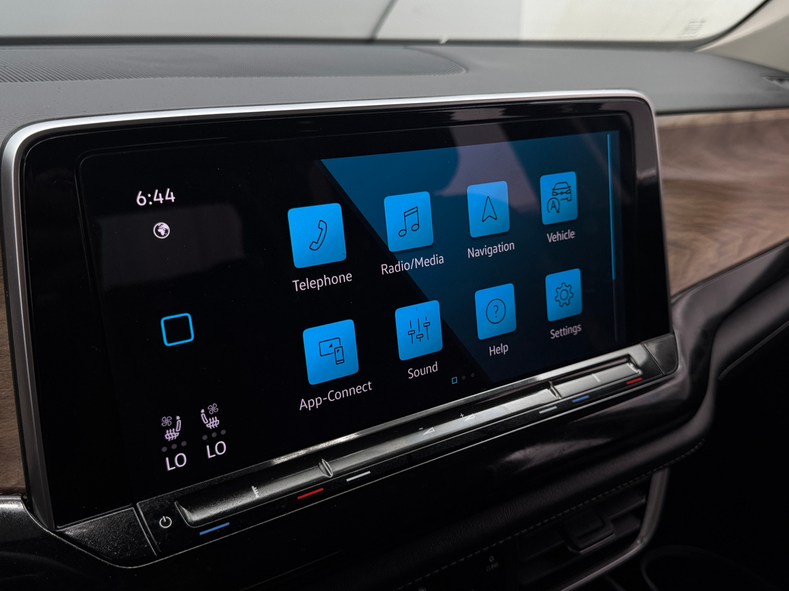 Thumbnail: 2024 Volkswagen Atlas - 3