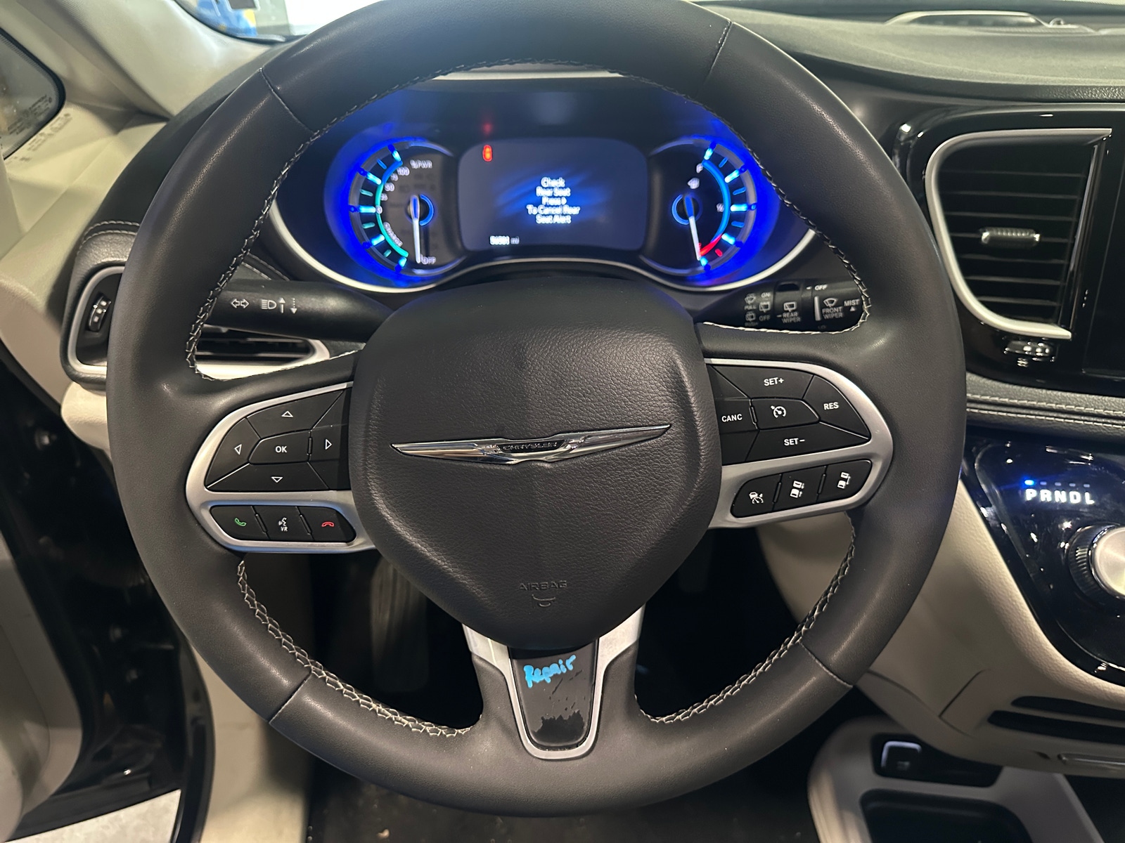 Thumbnail: 2024 Chrysler Pacifica - 4