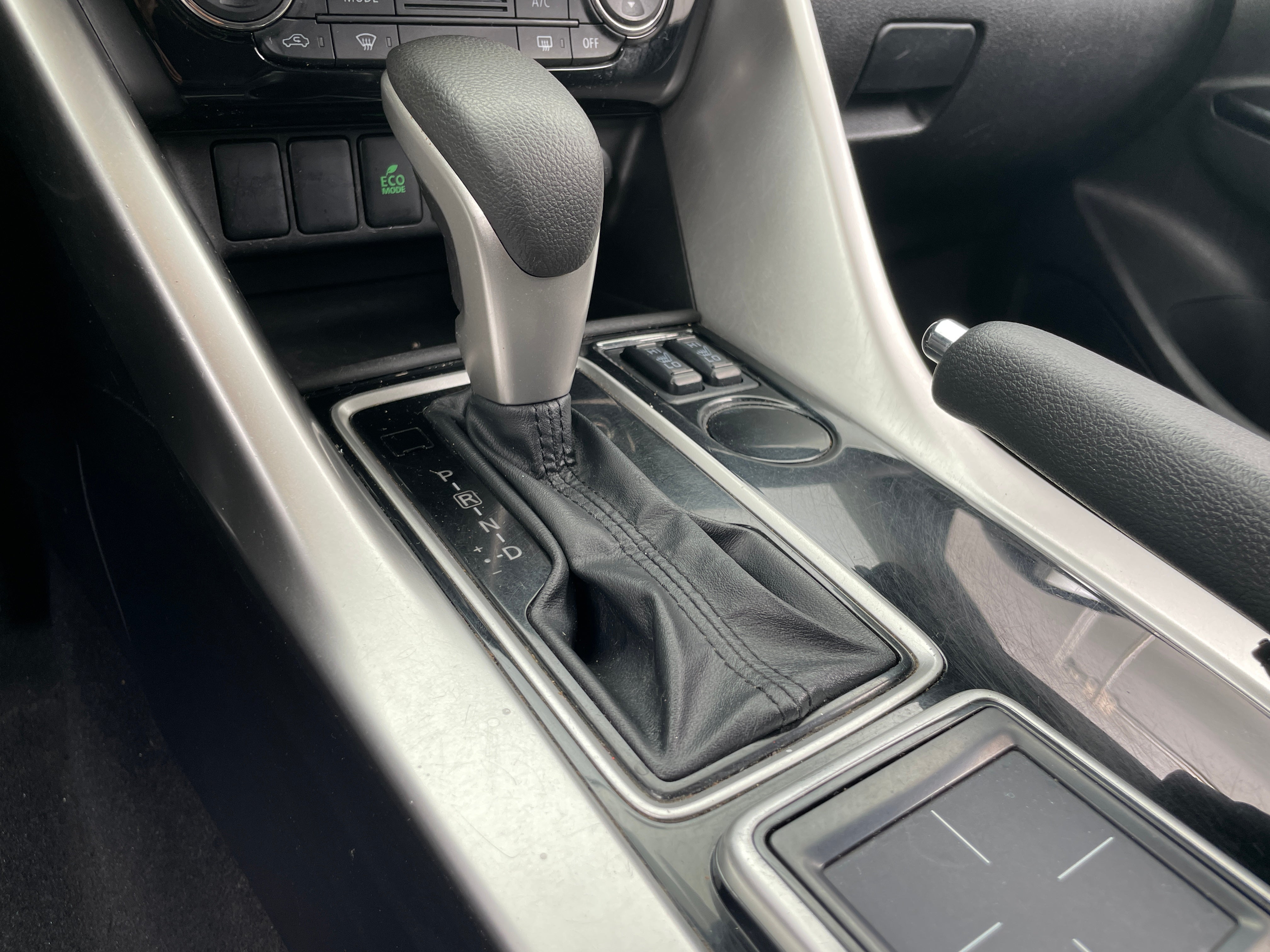 2020 Mitsubishi Eclipse Cross LE - Photo 5