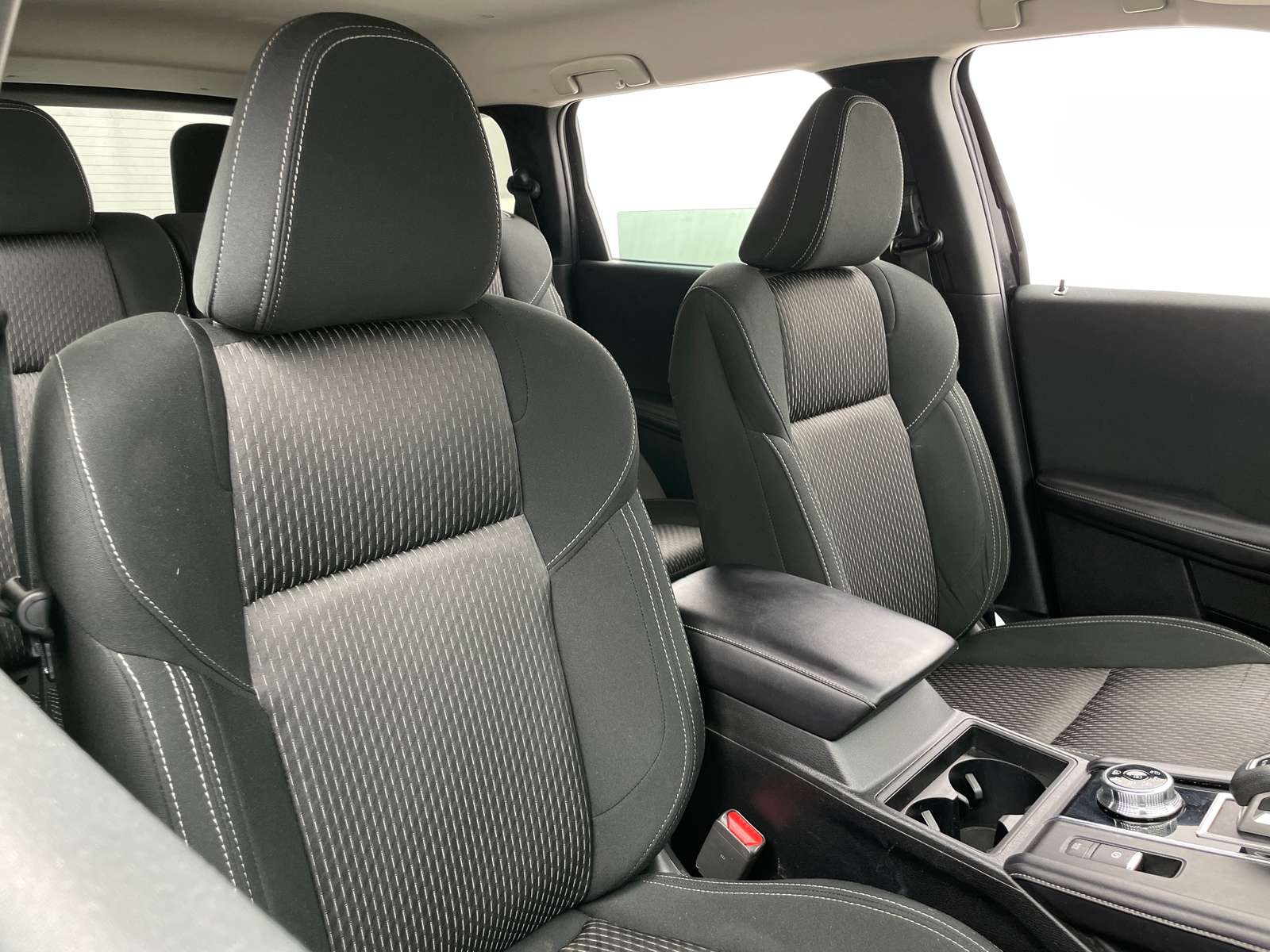 Thumbnail: 2022 Mitsubishi Outlander - 2