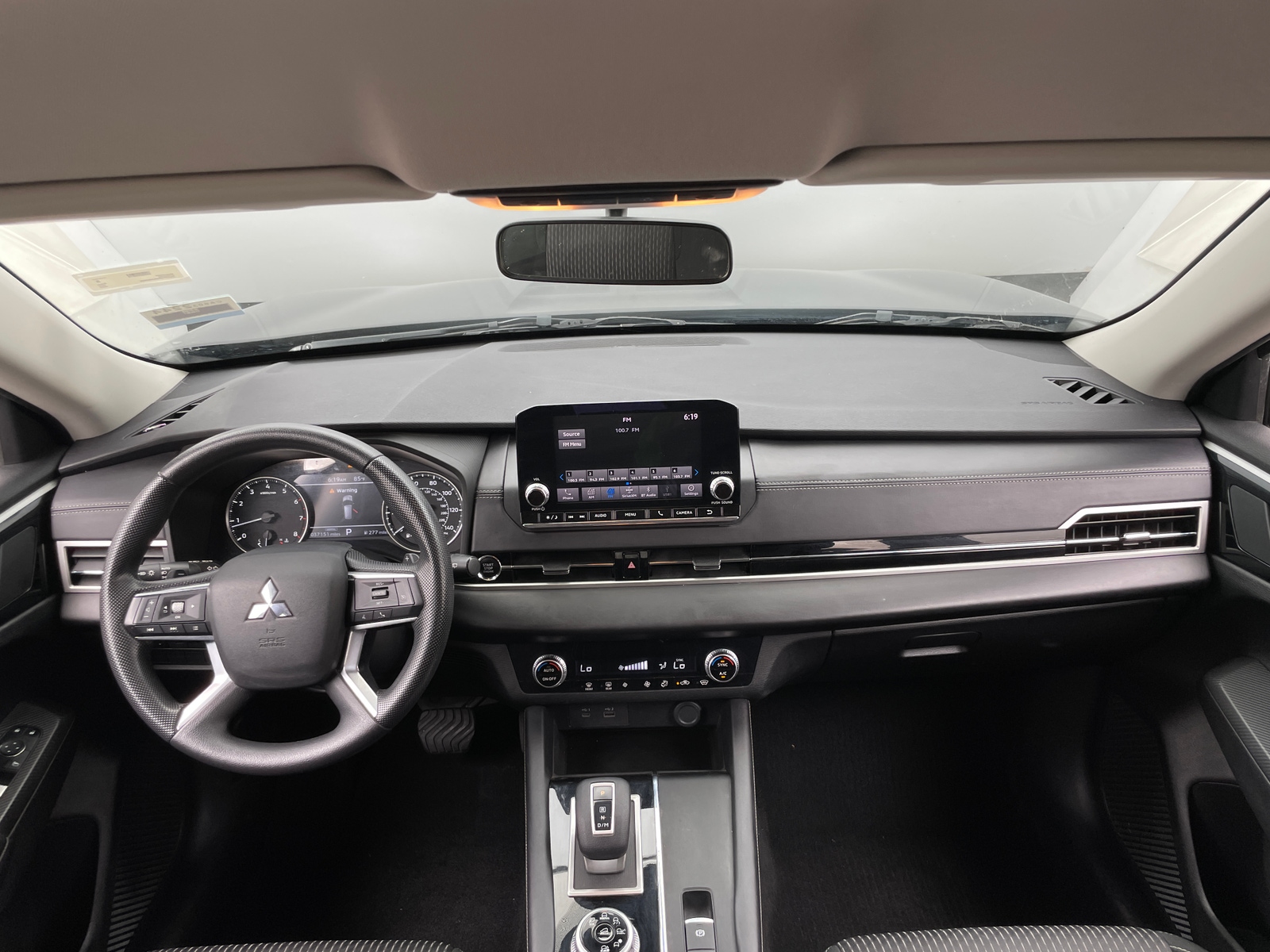 Thumbnail: 2022 Mitsubishi Outlander - 3