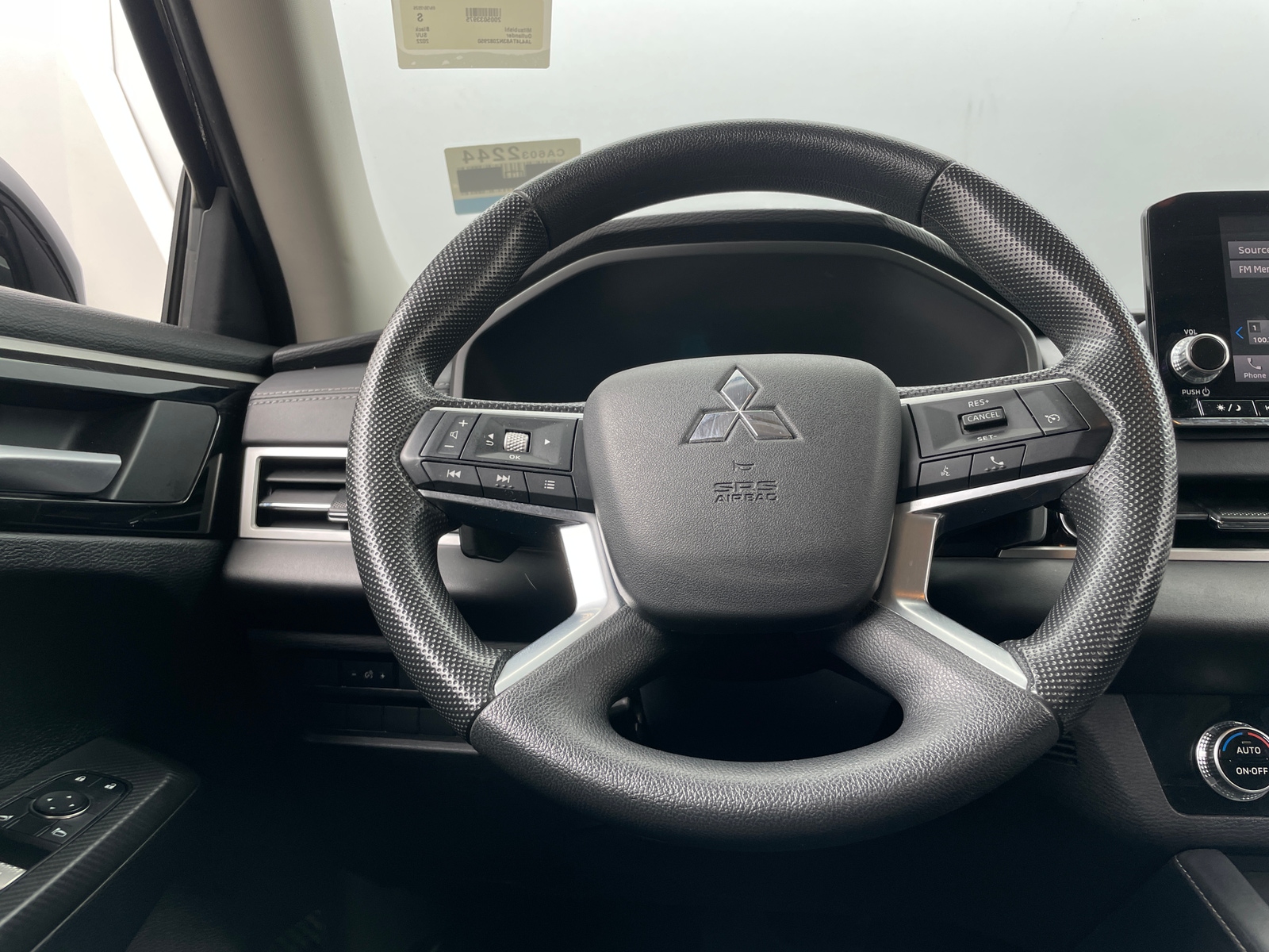 Thumbnail: 2022 Mitsubishi Outlander - 5