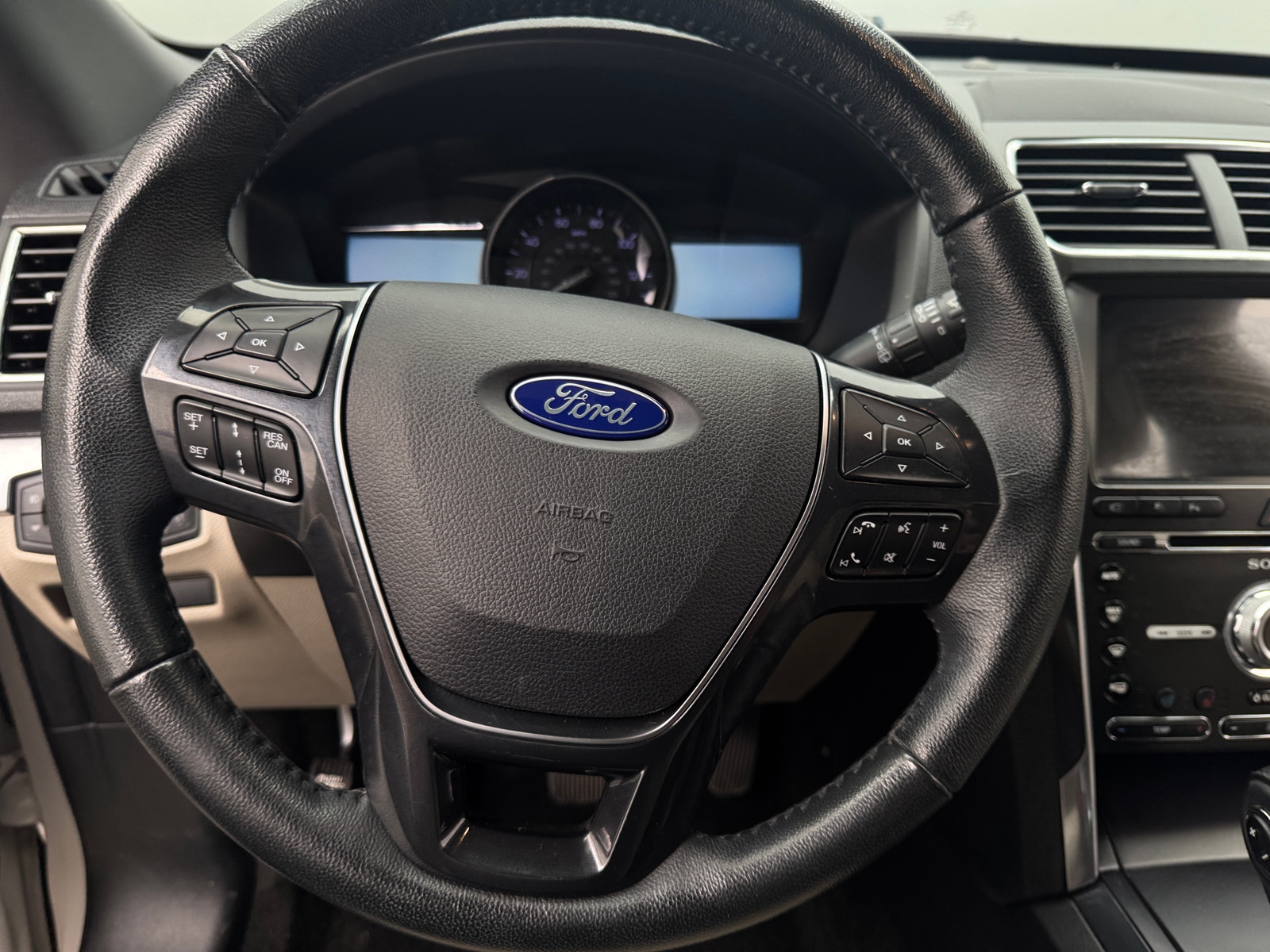 Thumbnail: 2018 Ford Explorer - 4