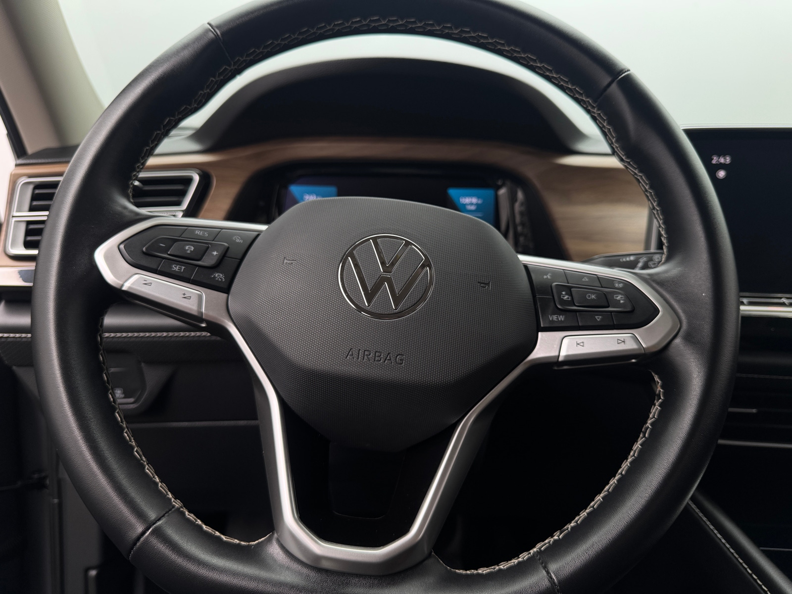Thumbnail: 2026 Volkswagen Atlas - 4