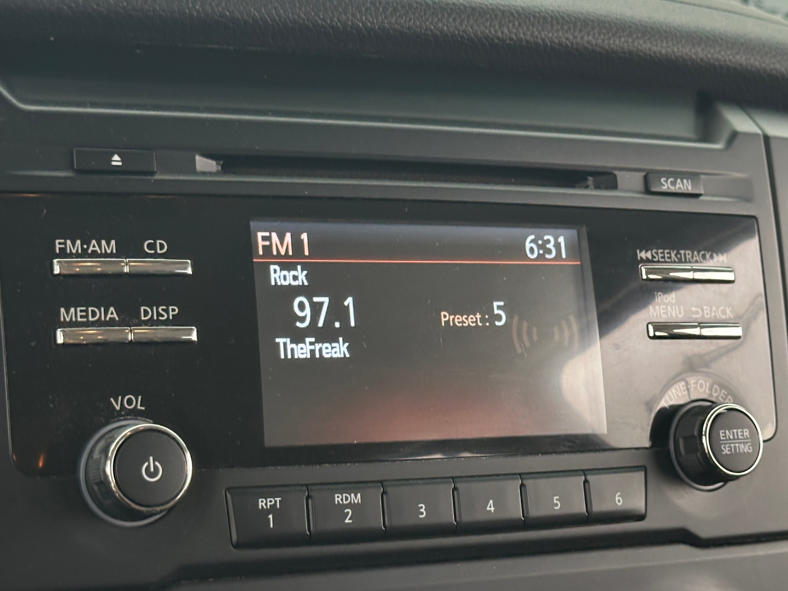 Thumbnail: 2018 Nissan Titan - 4