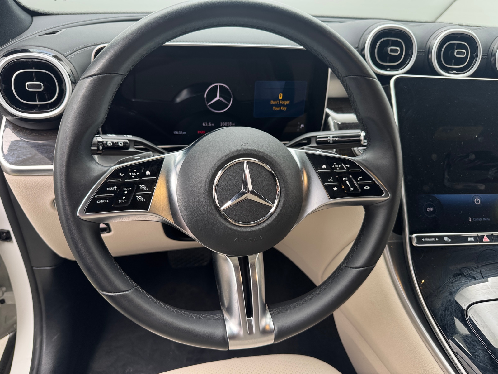 Thumbnail: 2025 Mercedes-Benz GLC - 4