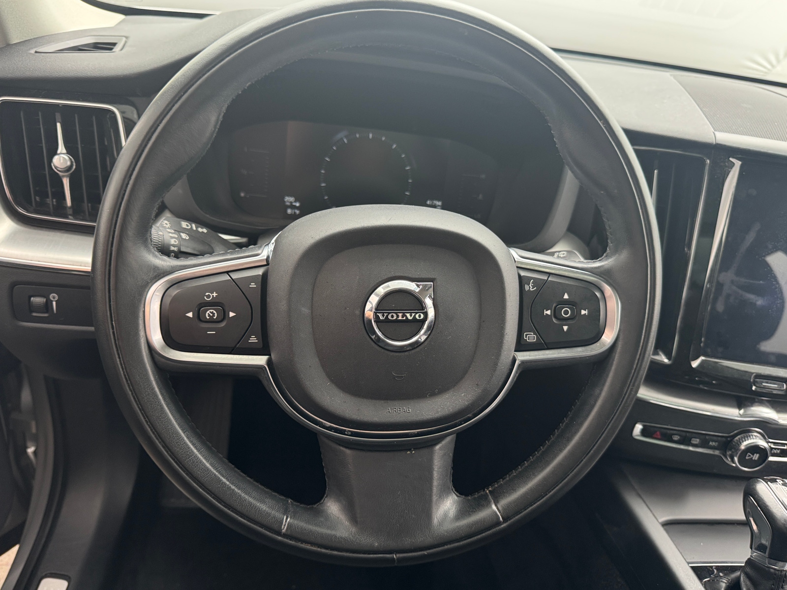 Thumbnail: 2019 Volvo XC60 - 4