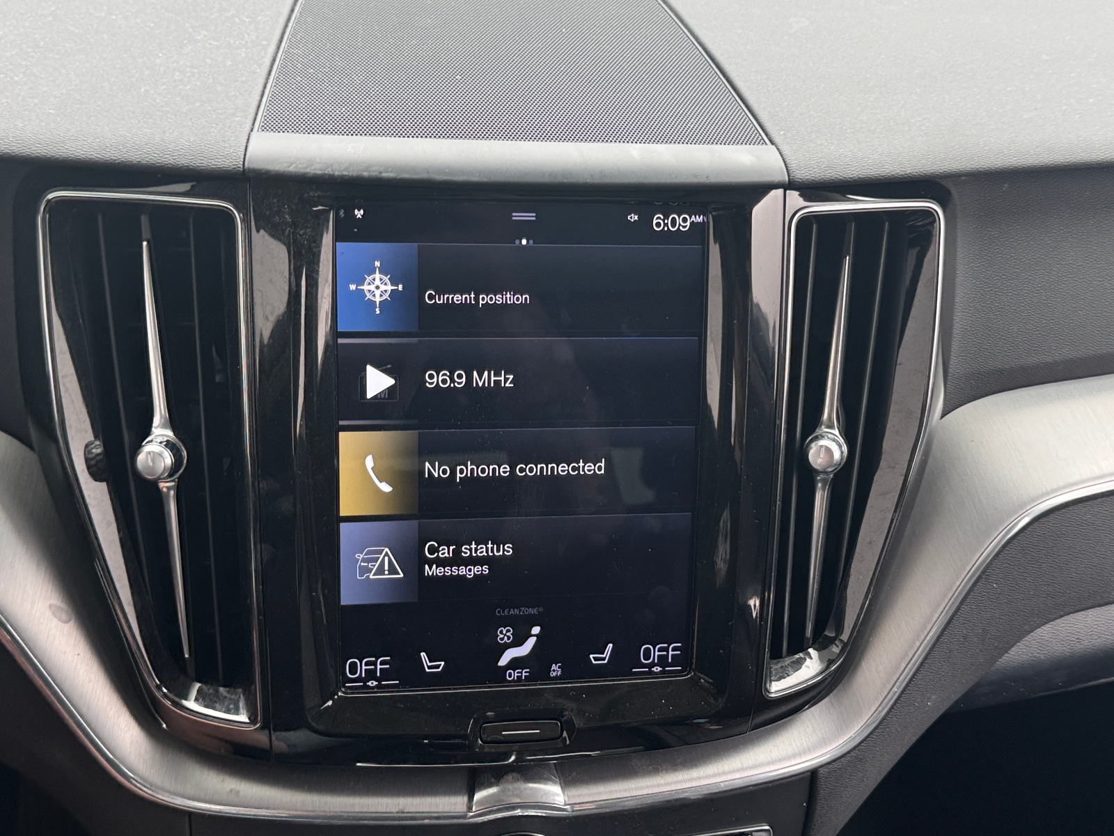 Thumbnail: 2019 Volvo XC60 - 3