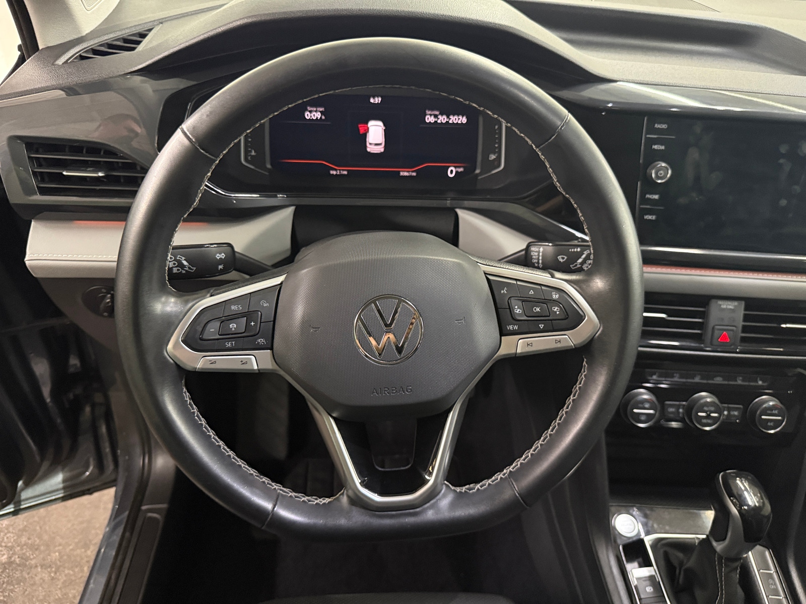 Thumbnail: 2022 Volkswagen Taos - 4