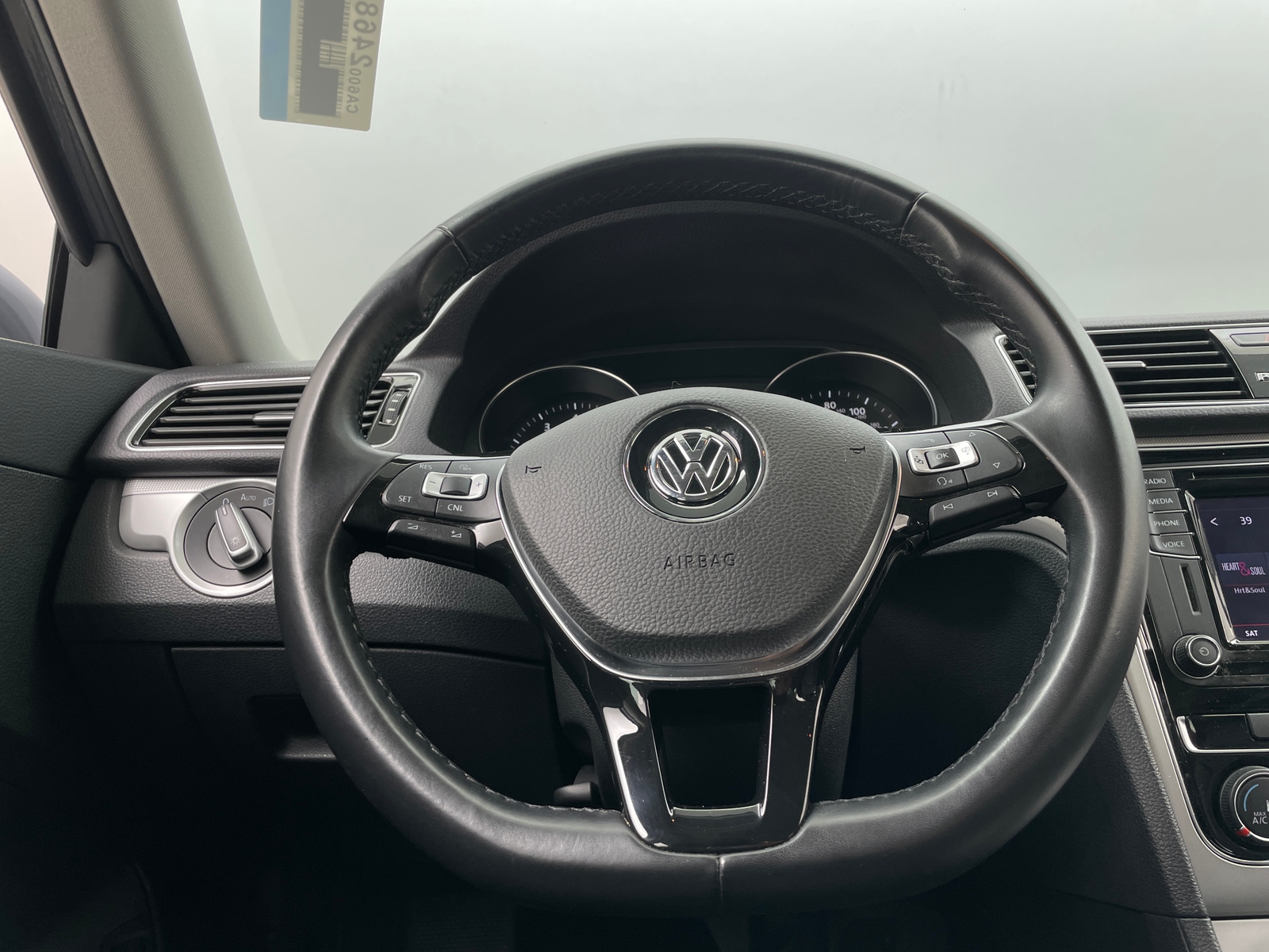 Thumbnail: 2019 Volkswagen Passat - 5