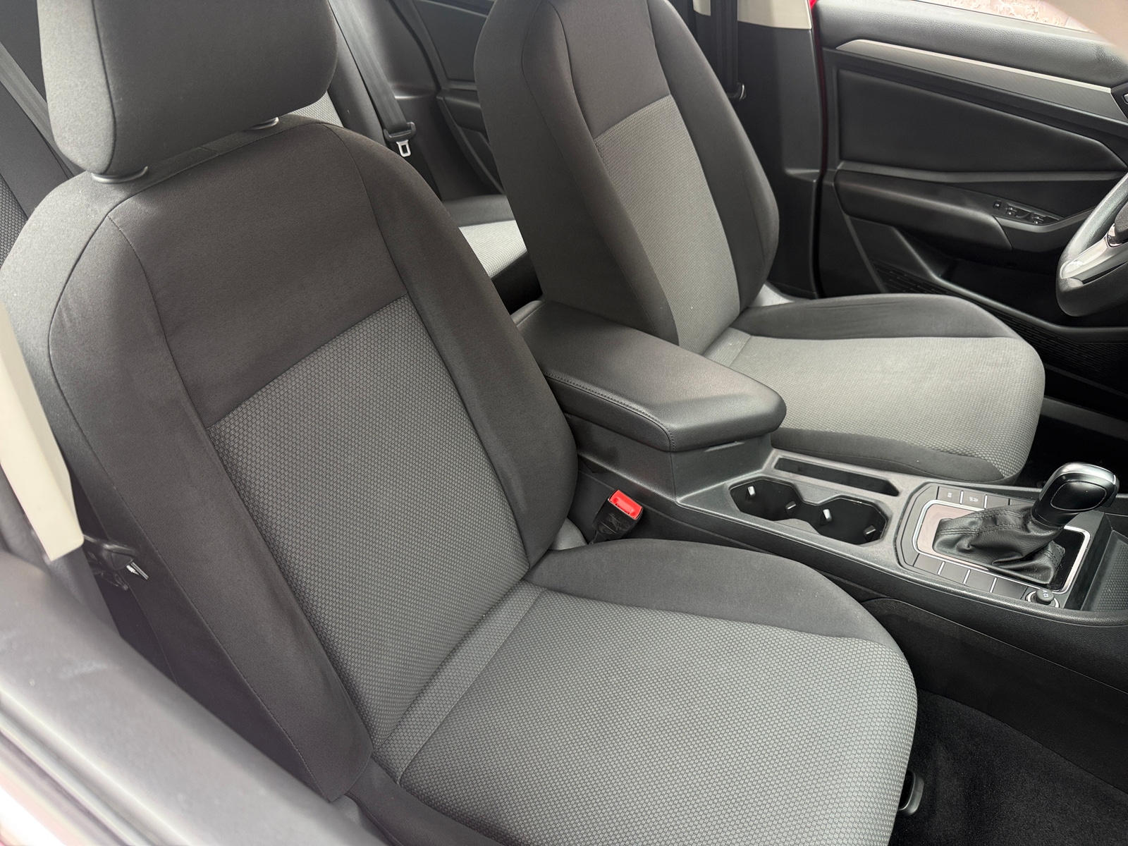Thumbnail: 2019 Volkswagen Jetta - 2