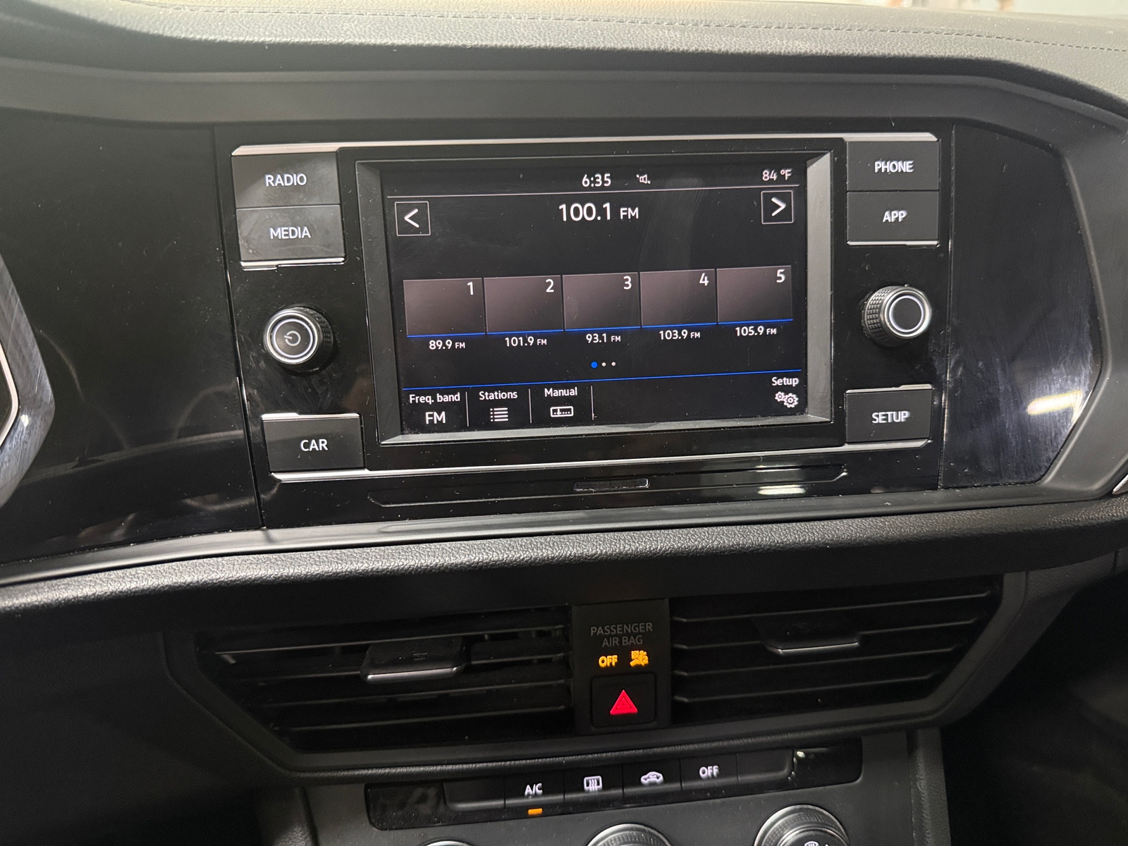 Thumbnail: 2019 Volkswagen Jetta - 4