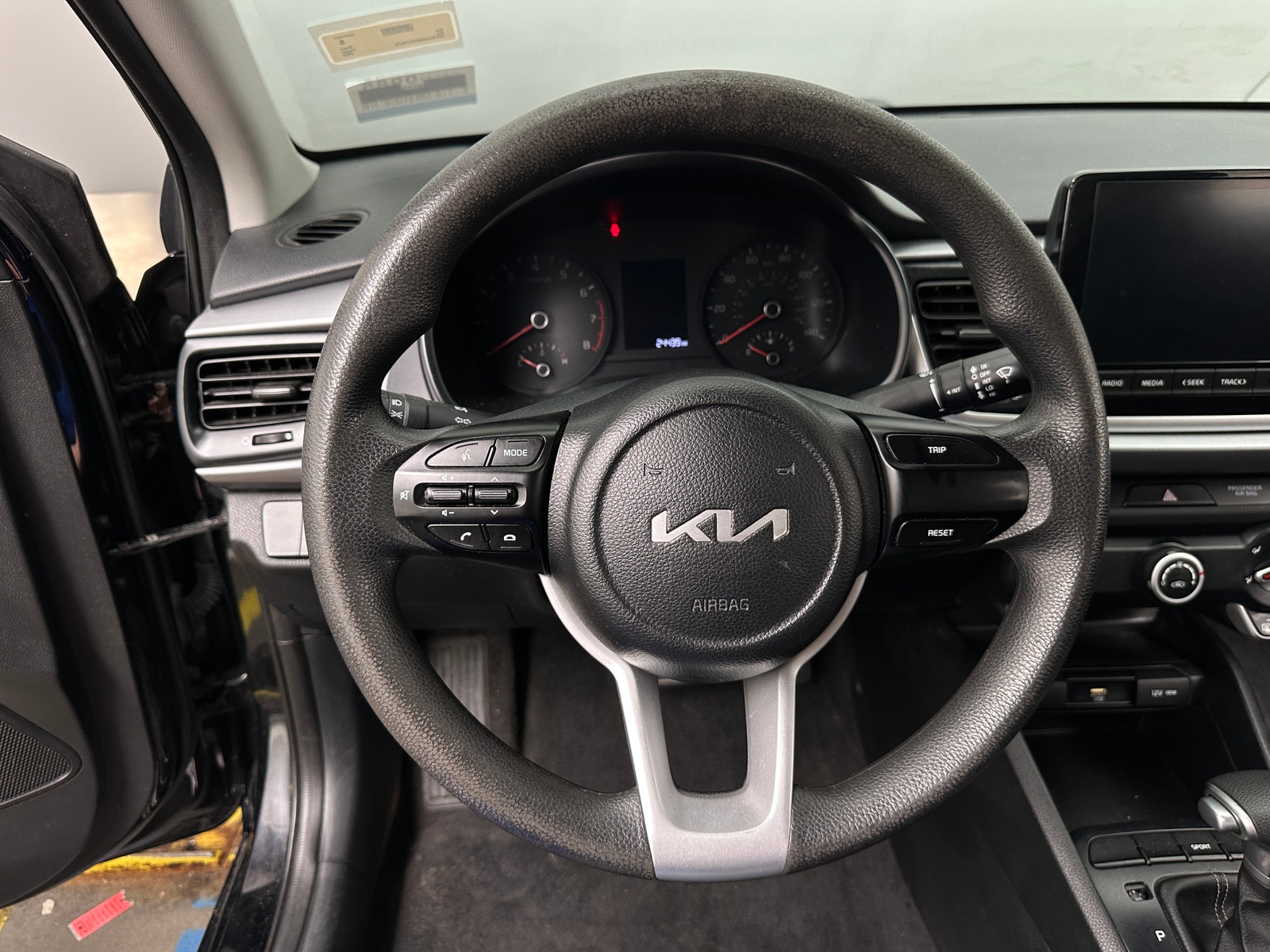 Thumbnail: 2023 Kia Rio - 5
