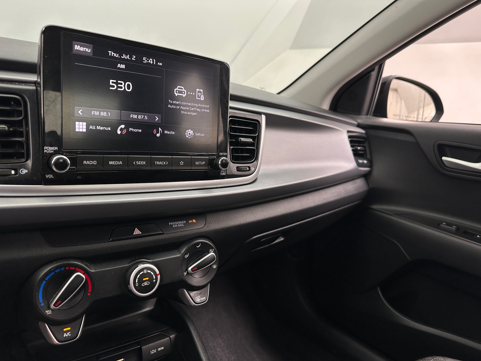 Thumbnail: 2023 Kia Rio - 4