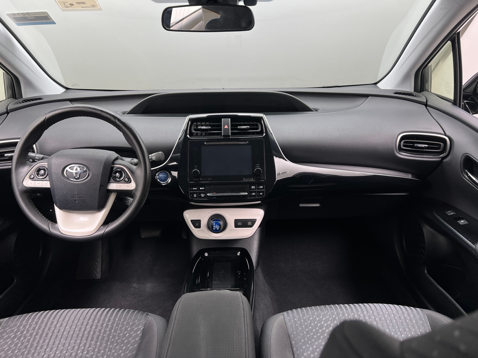 Thumbnail: 2017 Toyota Prius - 3