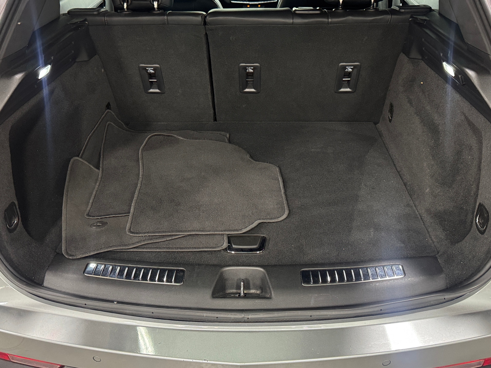 Thumbnail: 2023 Cadillac XT4 - 6