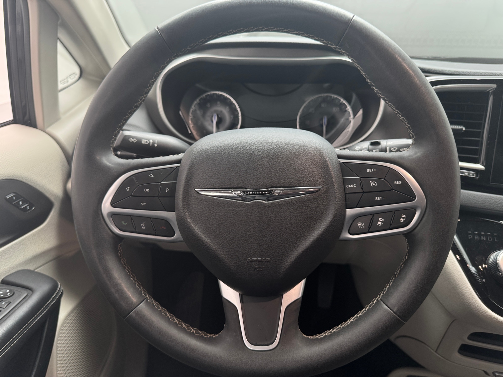Thumbnail: 2024 Chrysler Pacifica - 4