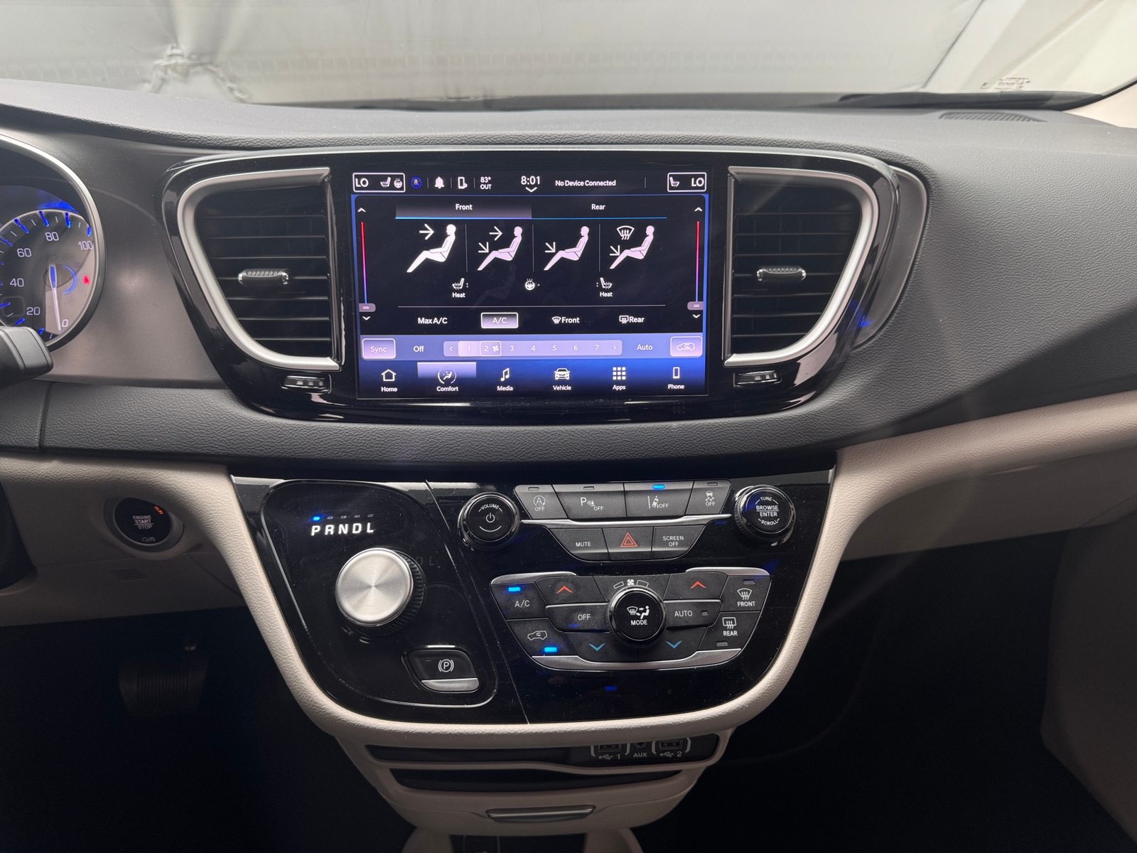 Thumbnail: 2024 Chrysler Pacifica - 3