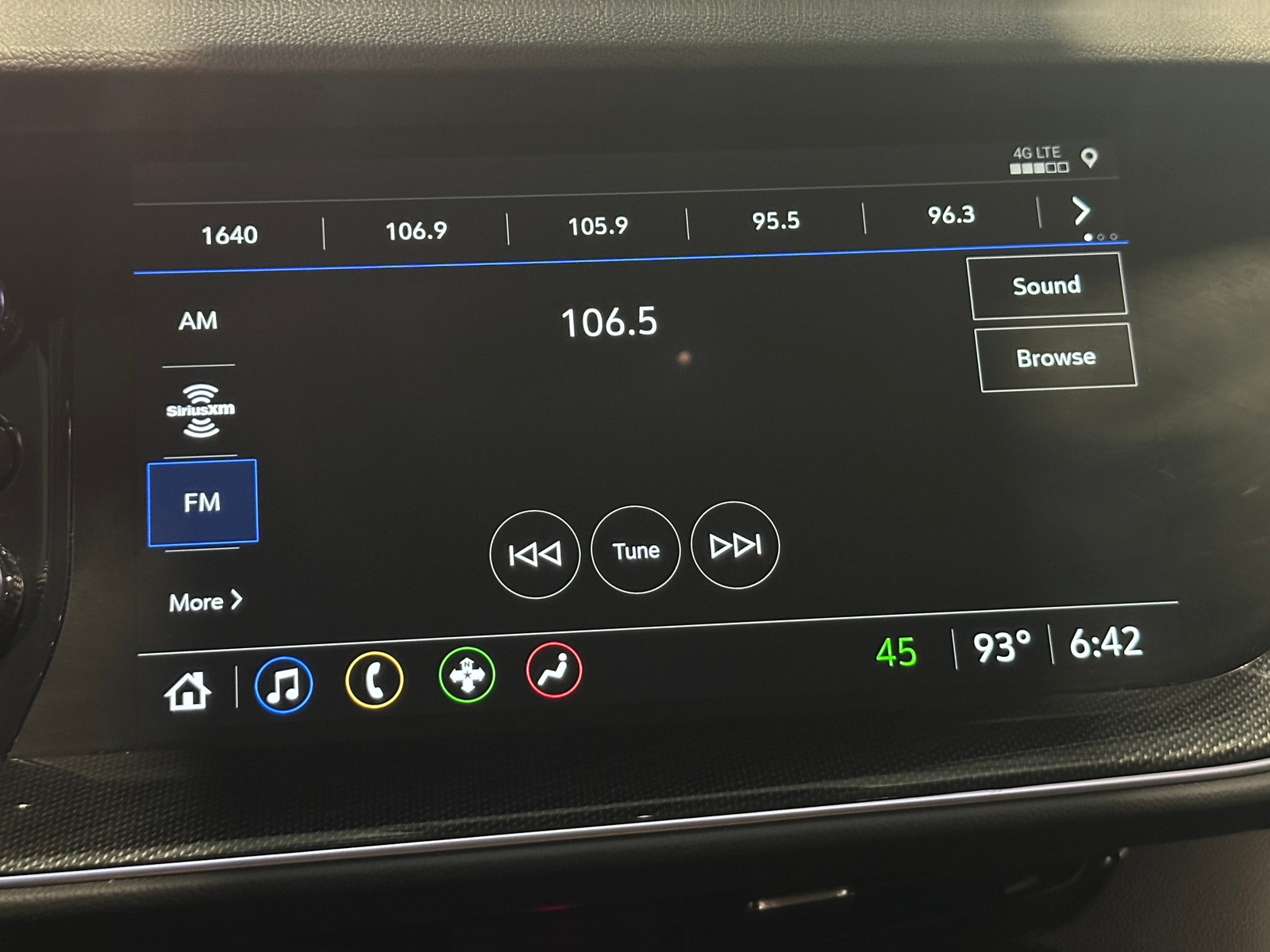 Thumbnail: 2023 Buick Envision - 3