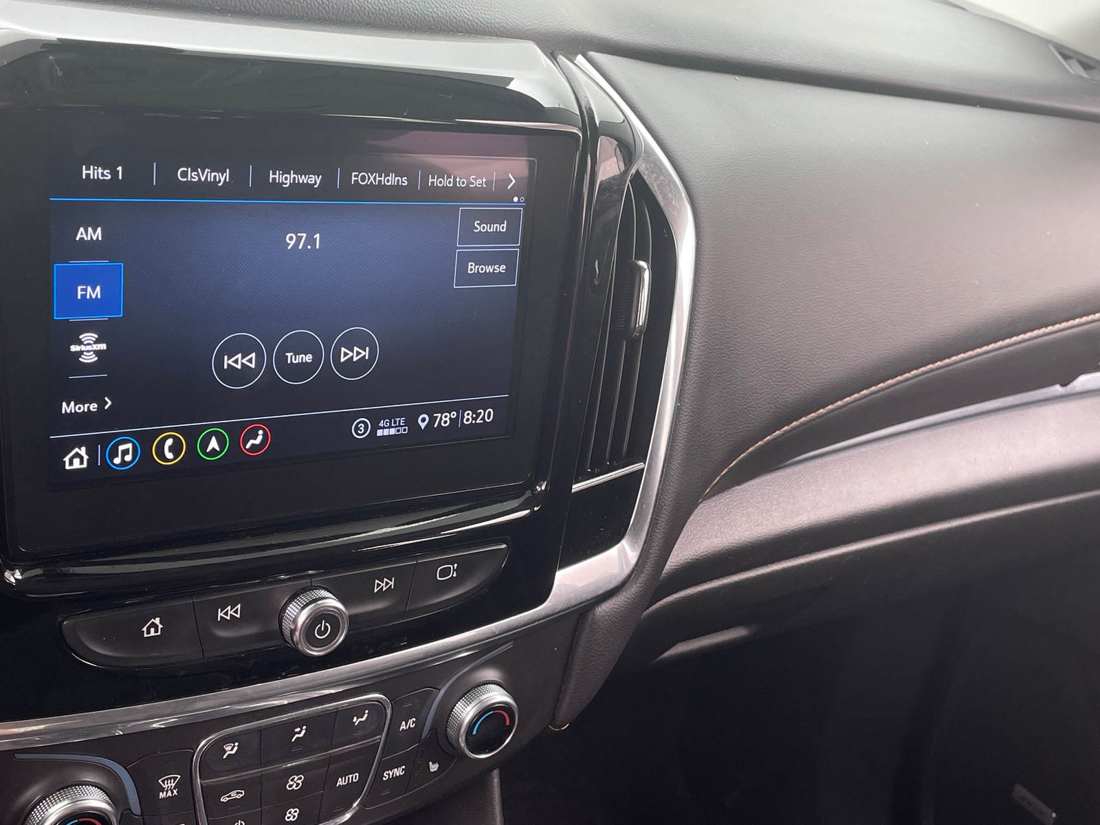 Thumbnail: 2020 Chevrolet Traverse - 3