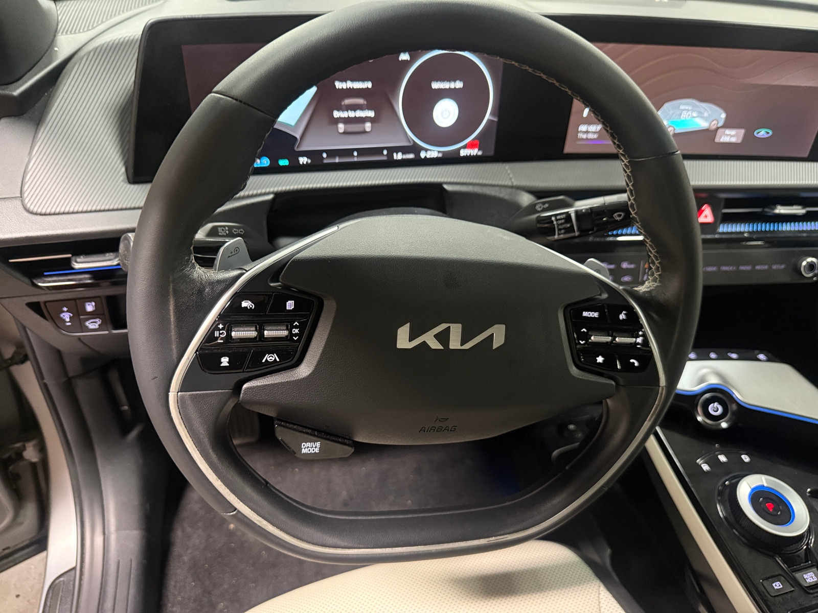 Thumbnail: 2022 Kia EV6 - 4