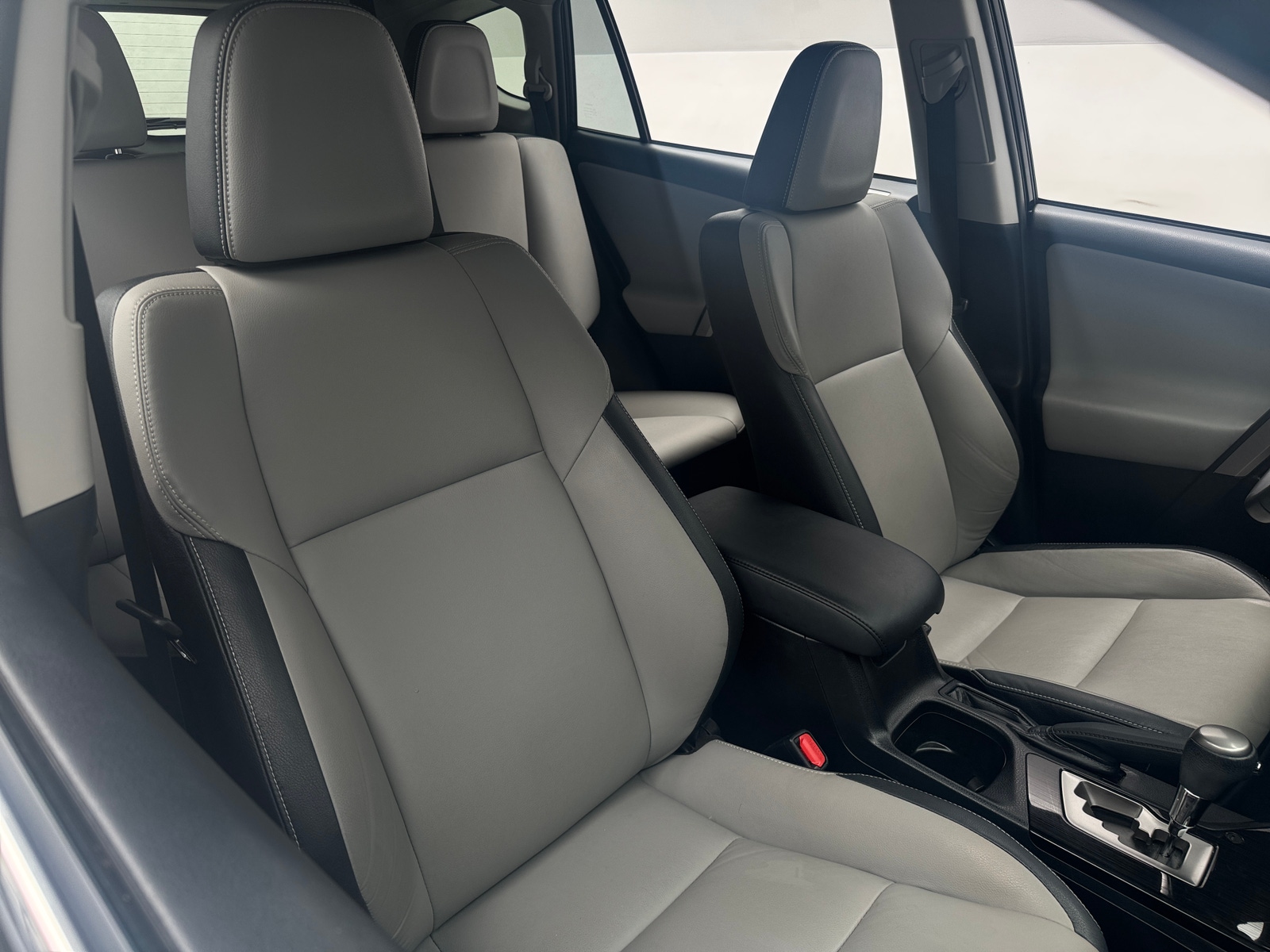 Thumbnail: 2016 Toyota RAV4 - 2