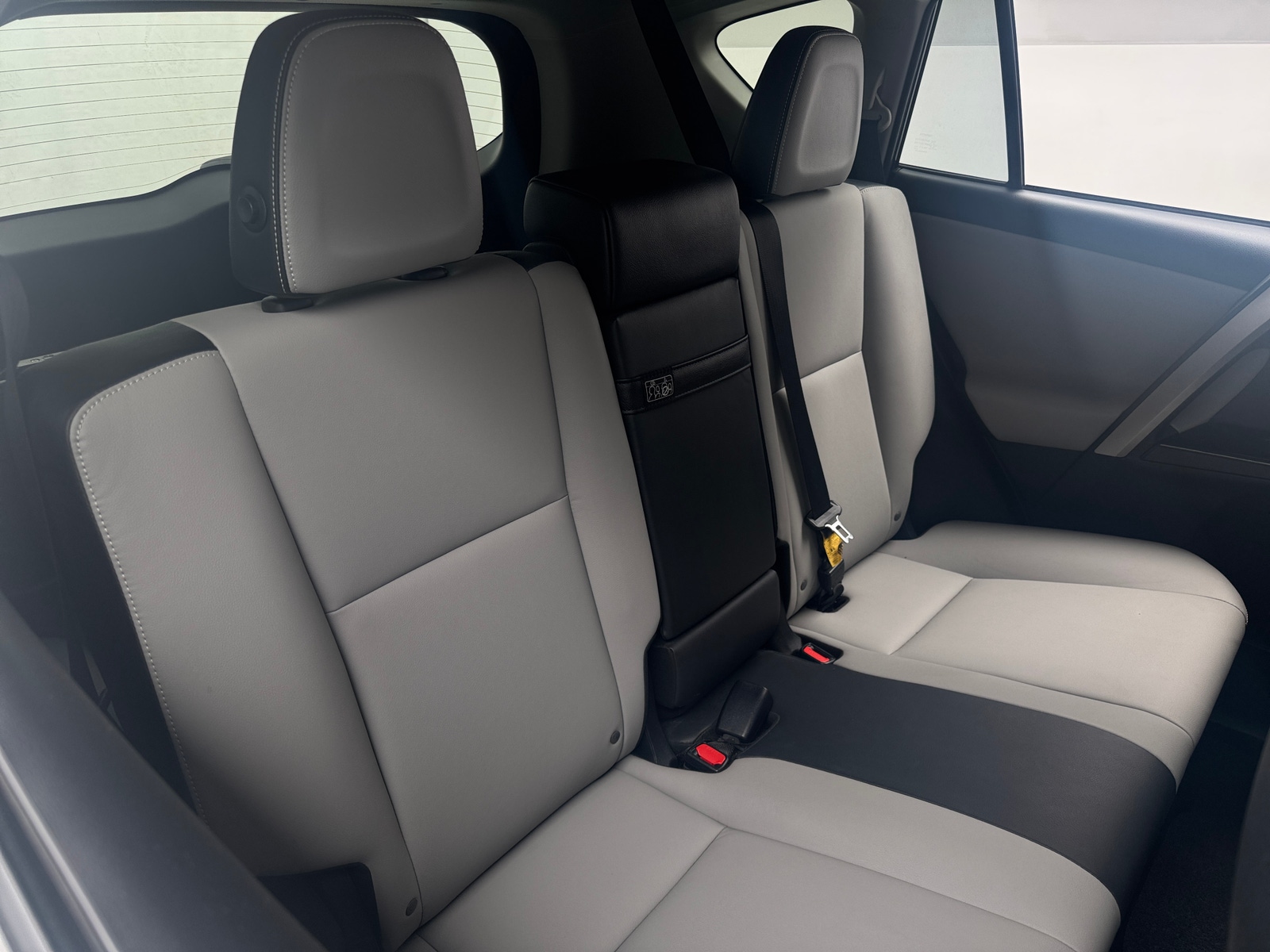 Thumbnail: 2016 Toyota RAV4 - 6
