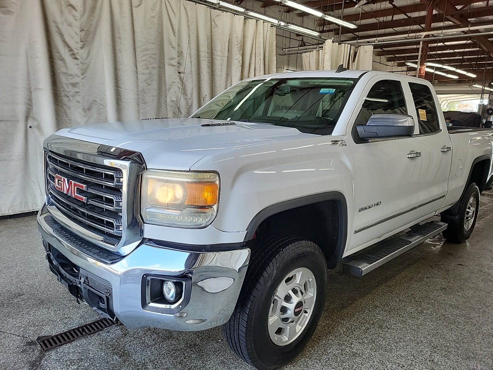 2015 GMC Sierra 2500HD 4WD Double Cab 144.2" SLT