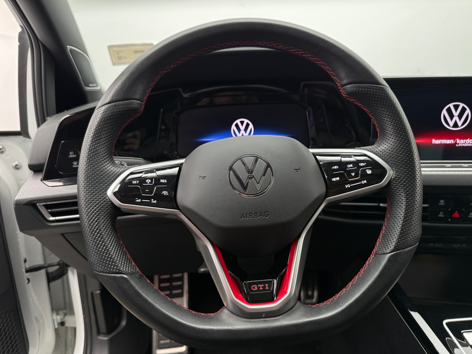 Thumbnail: 2024 Volkswagen Golf - 4