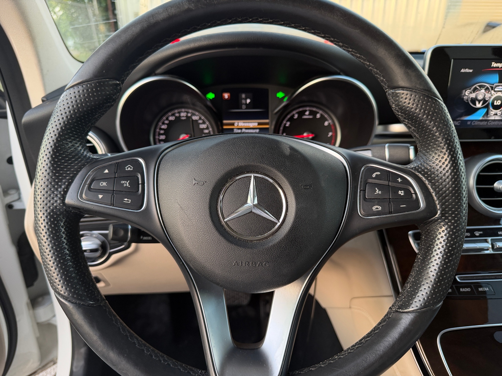 Thumbnail: 2017 Mercedes-Benz GLC - 4